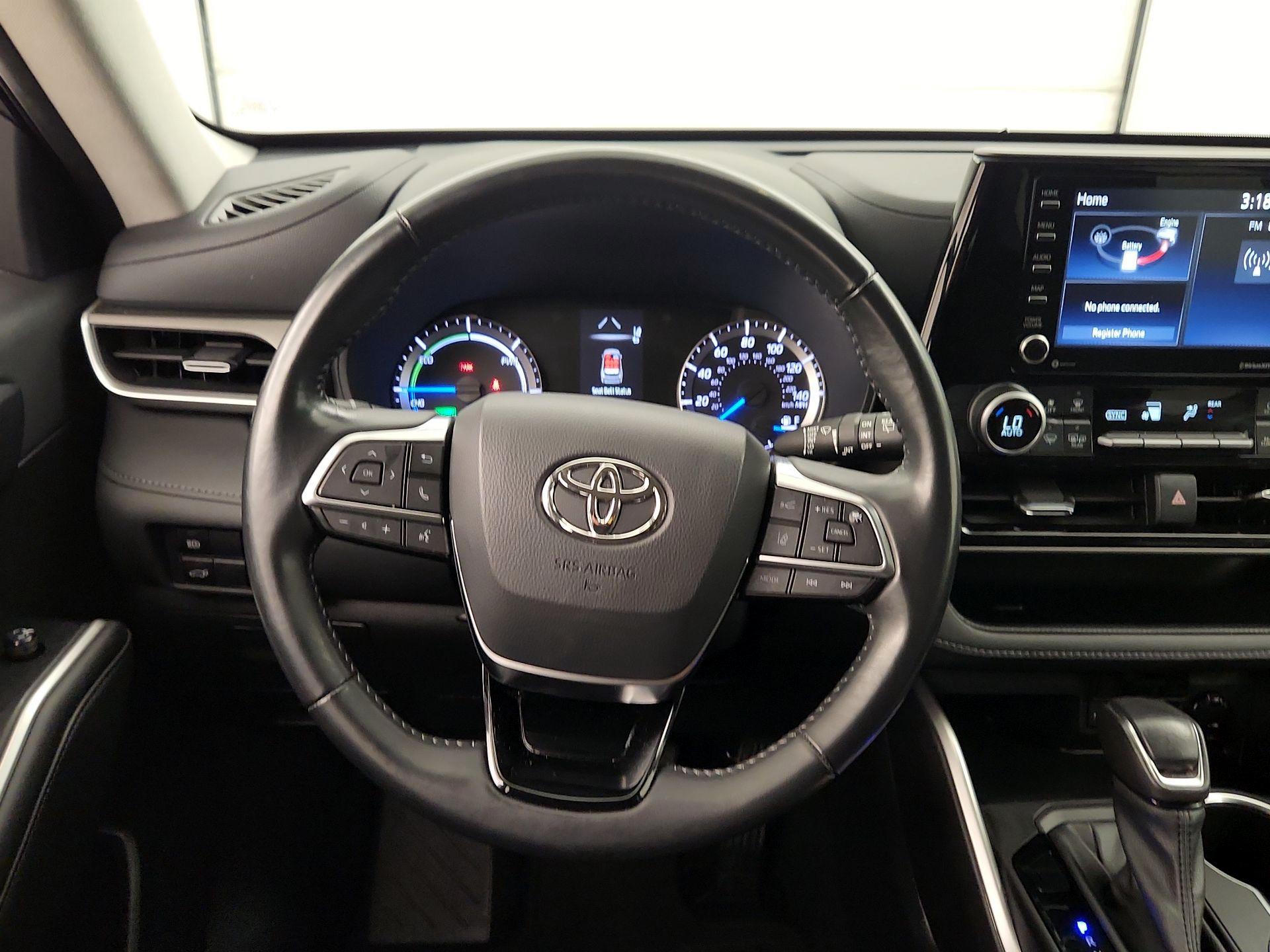 Thumbnail: 2021 Toyota Highlander - 10