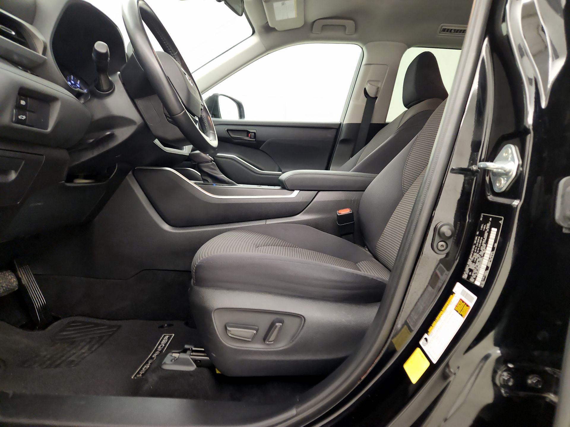 Thumbnail: 2021 Toyota Highlander - 11