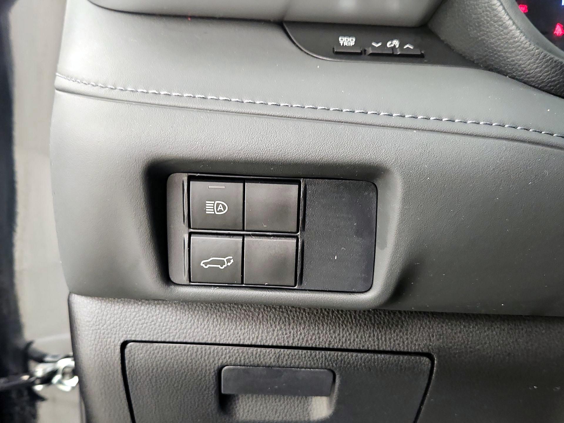 Thumbnail: 2021 Toyota Highlander - 13