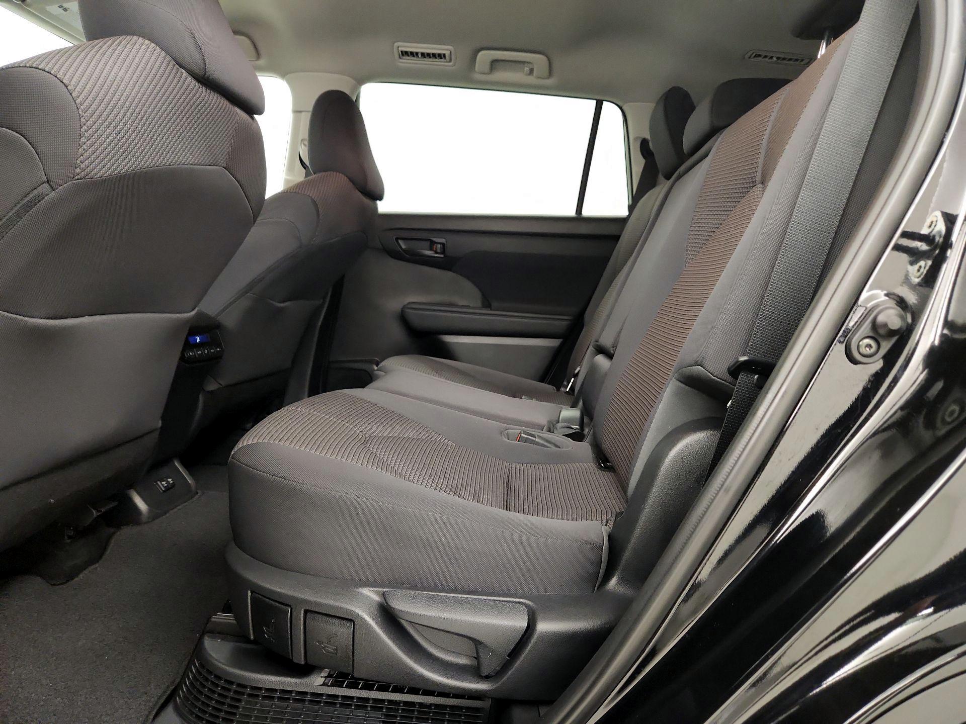 Thumbnail: 2021 Toyota Highlander - 19