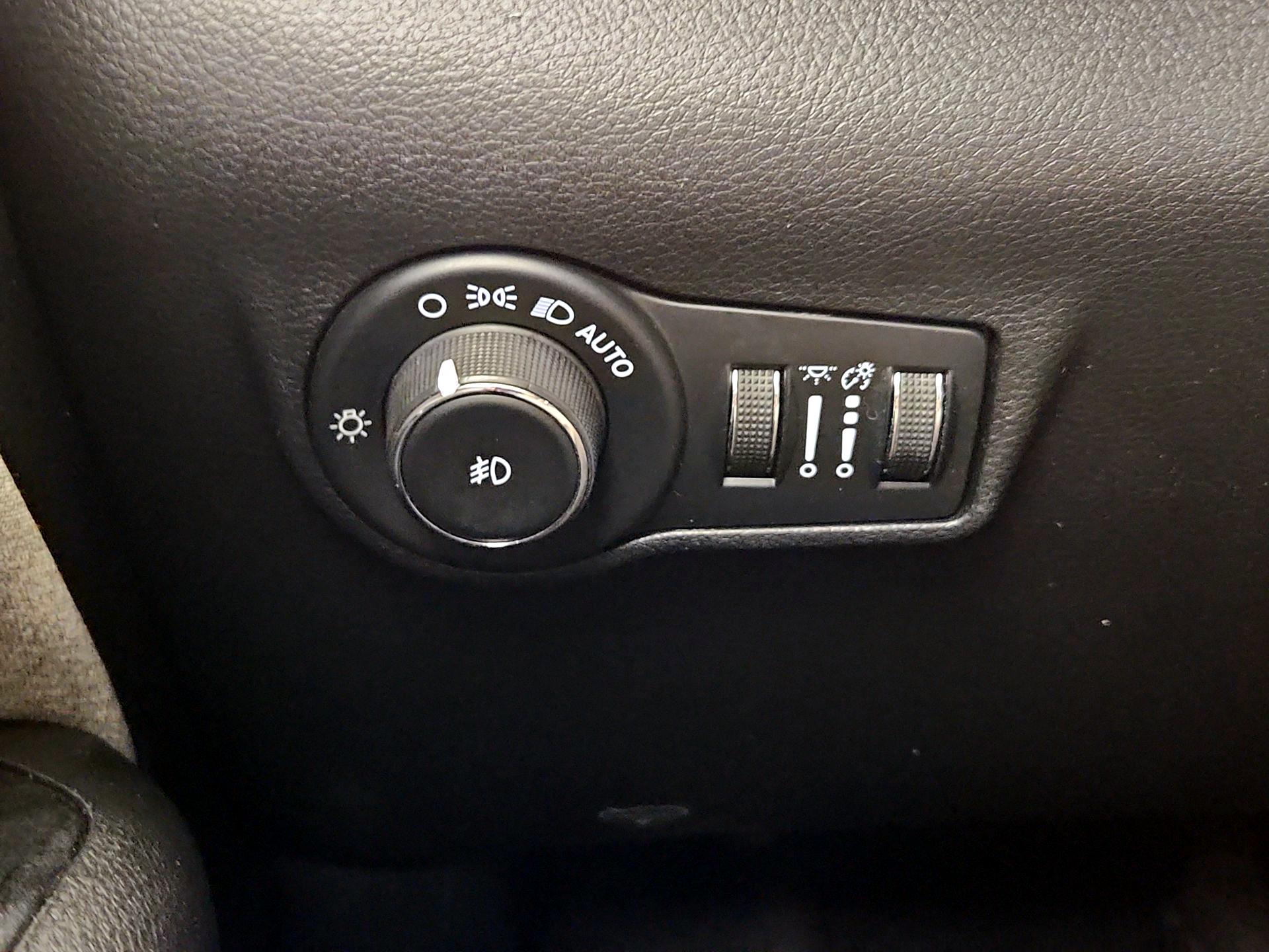 Thumbnail: 2023 Jeep Compass - 13