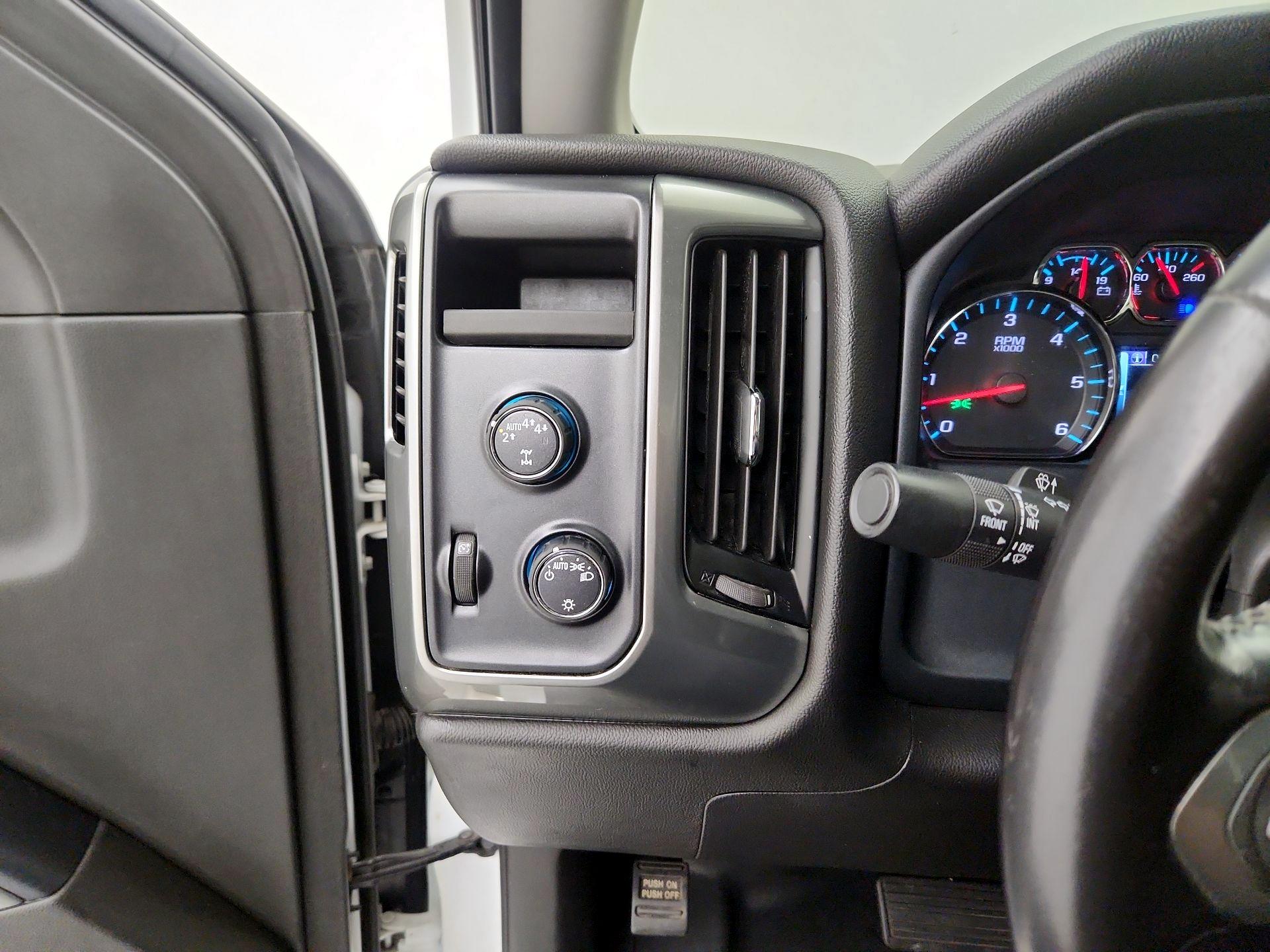 Thumbnail: 2019 Chevrolet Silverado 1500 - 13