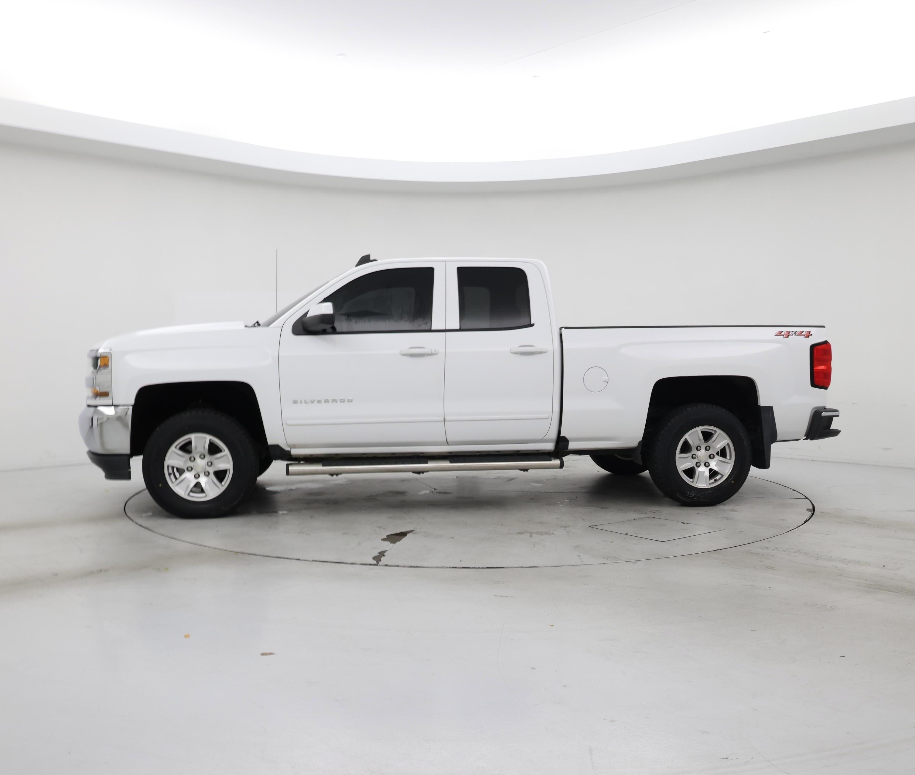 Thumbnail: 2019 Chevrolet Silverado 1500 - 3