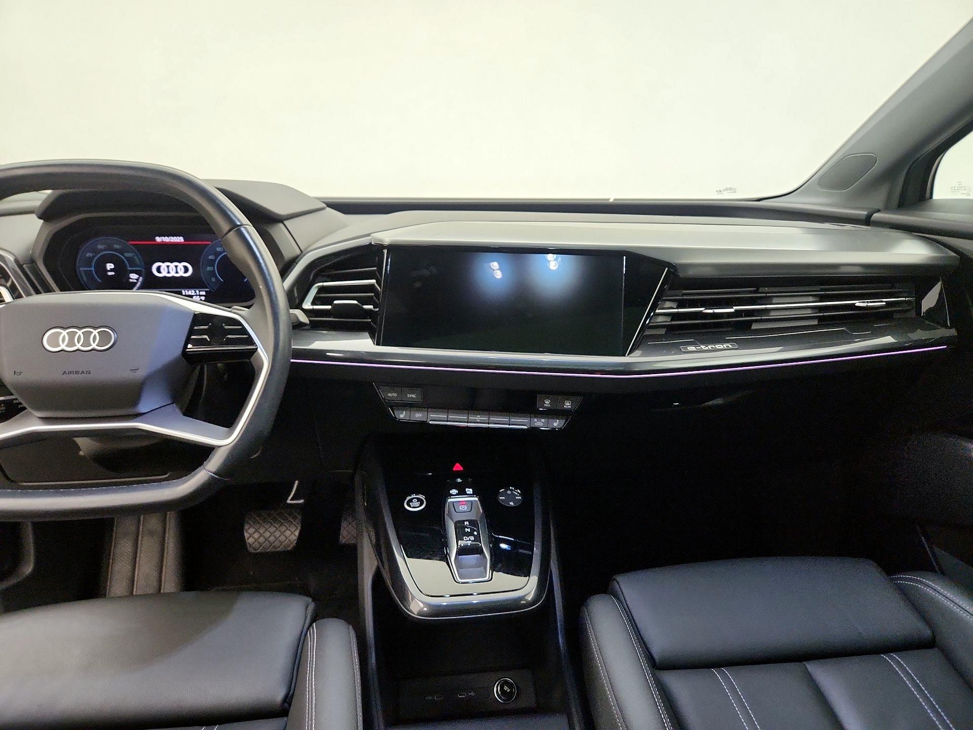 Thumbnail: 2022 Audi Q4 e-tron - 9