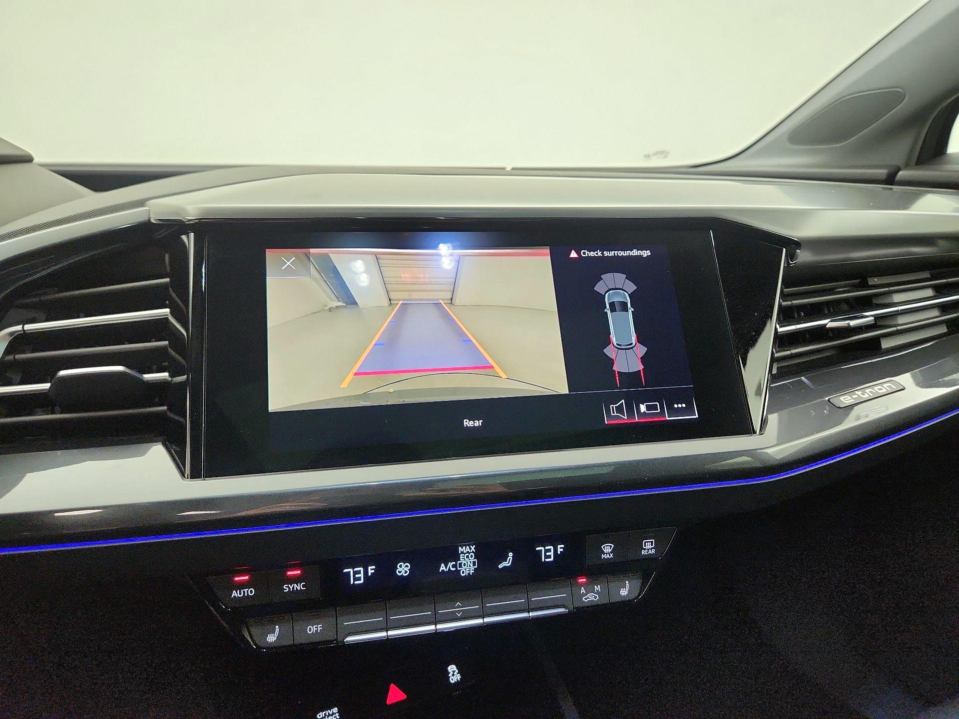 Thumbnail: 2022 Audi Q4 e-tron - 14
