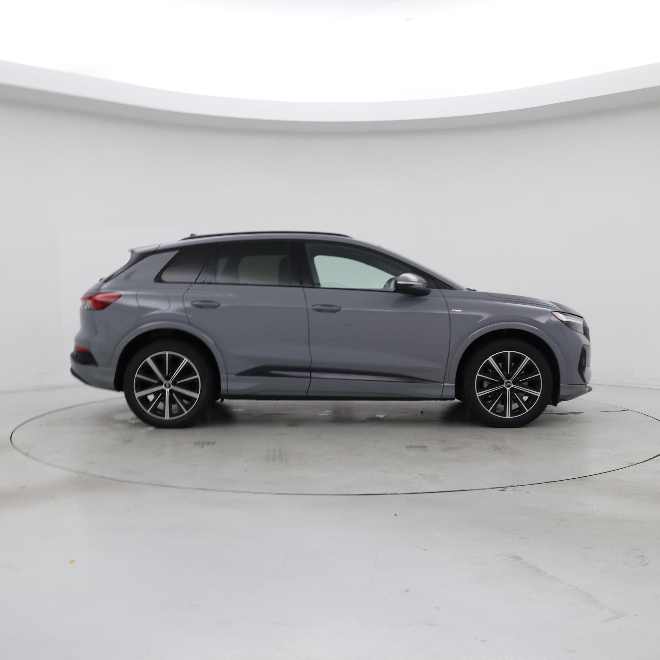 Thumbnail: 2022 Audi Q4 e-tron - 7