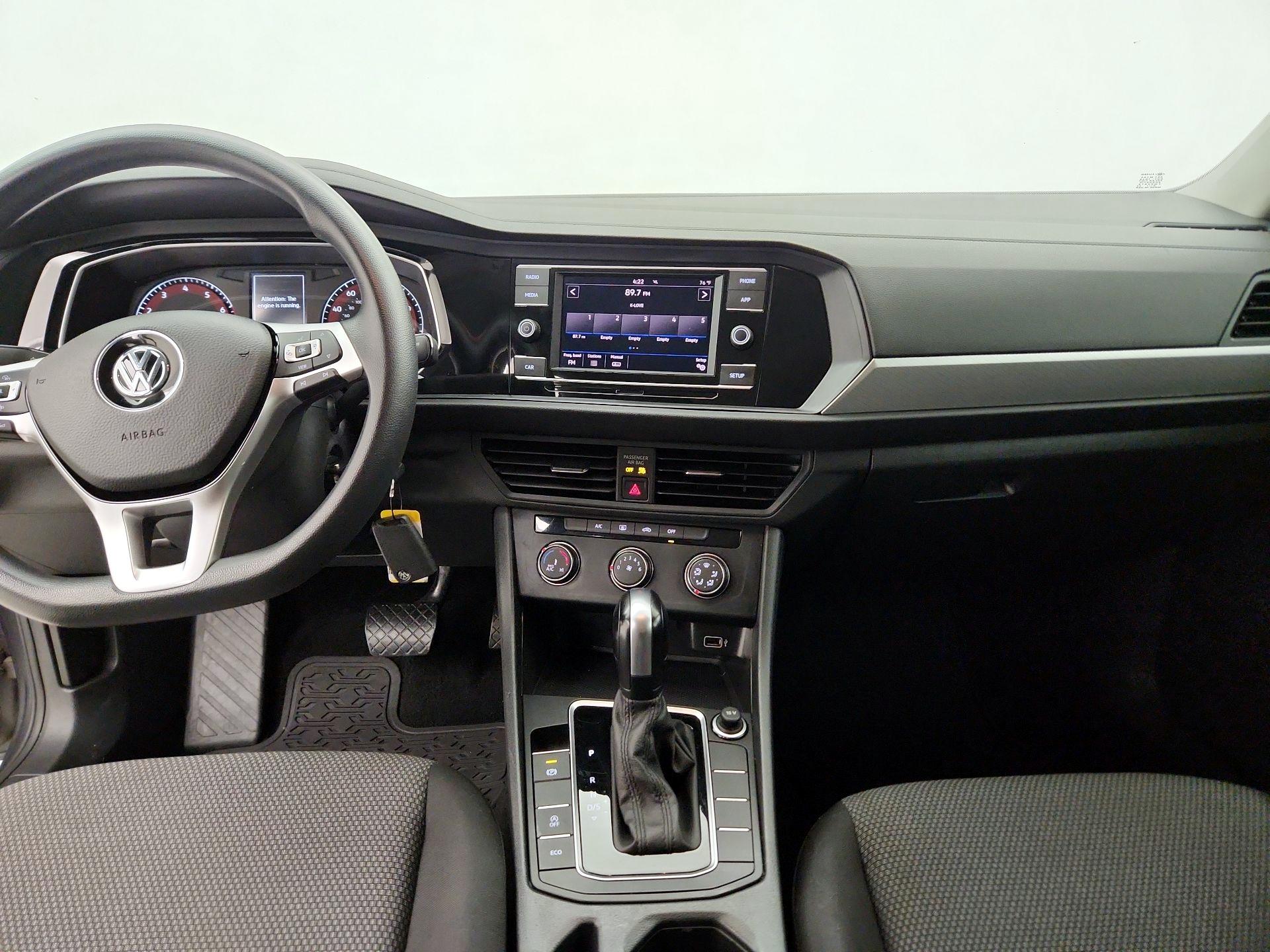 Thumbnail: 2019 Volkswagen Jetta - 9