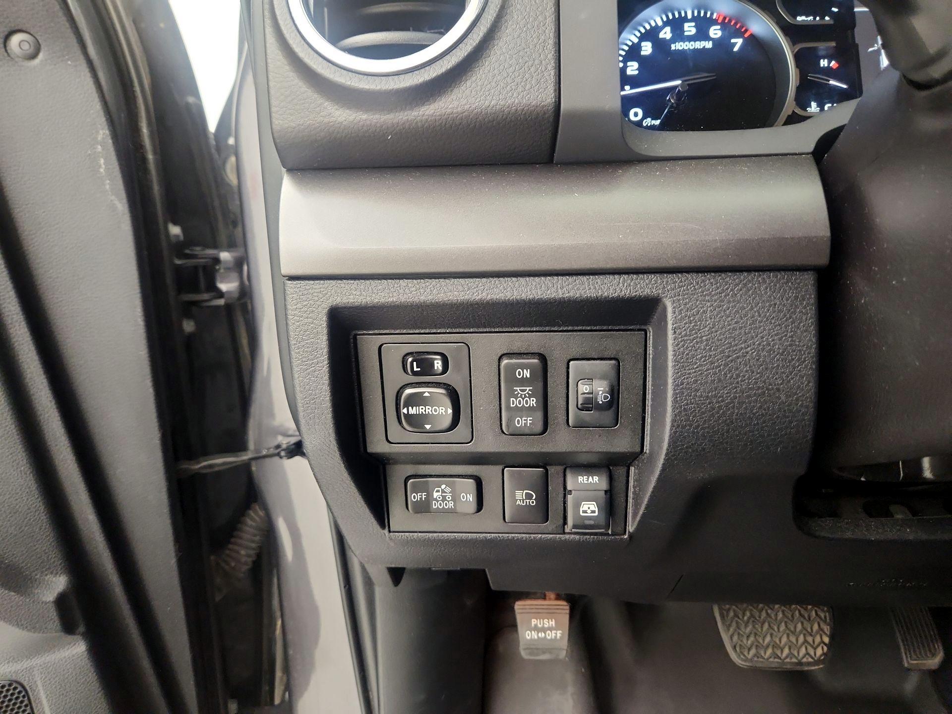 Thumbnail: 2018 Toyota Tundra - 13