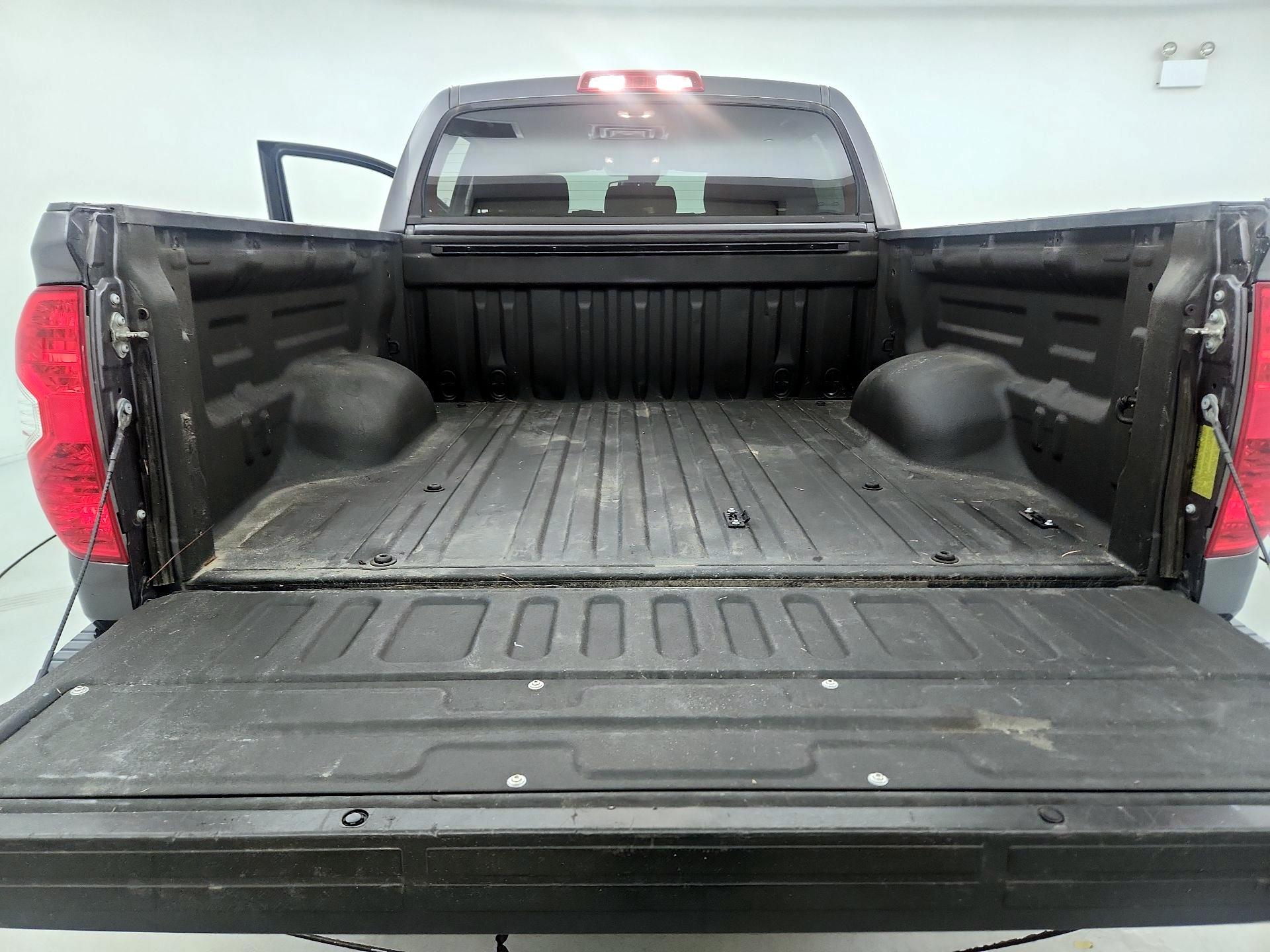 Thumbnail: 2018 Toyota Tundra - 20