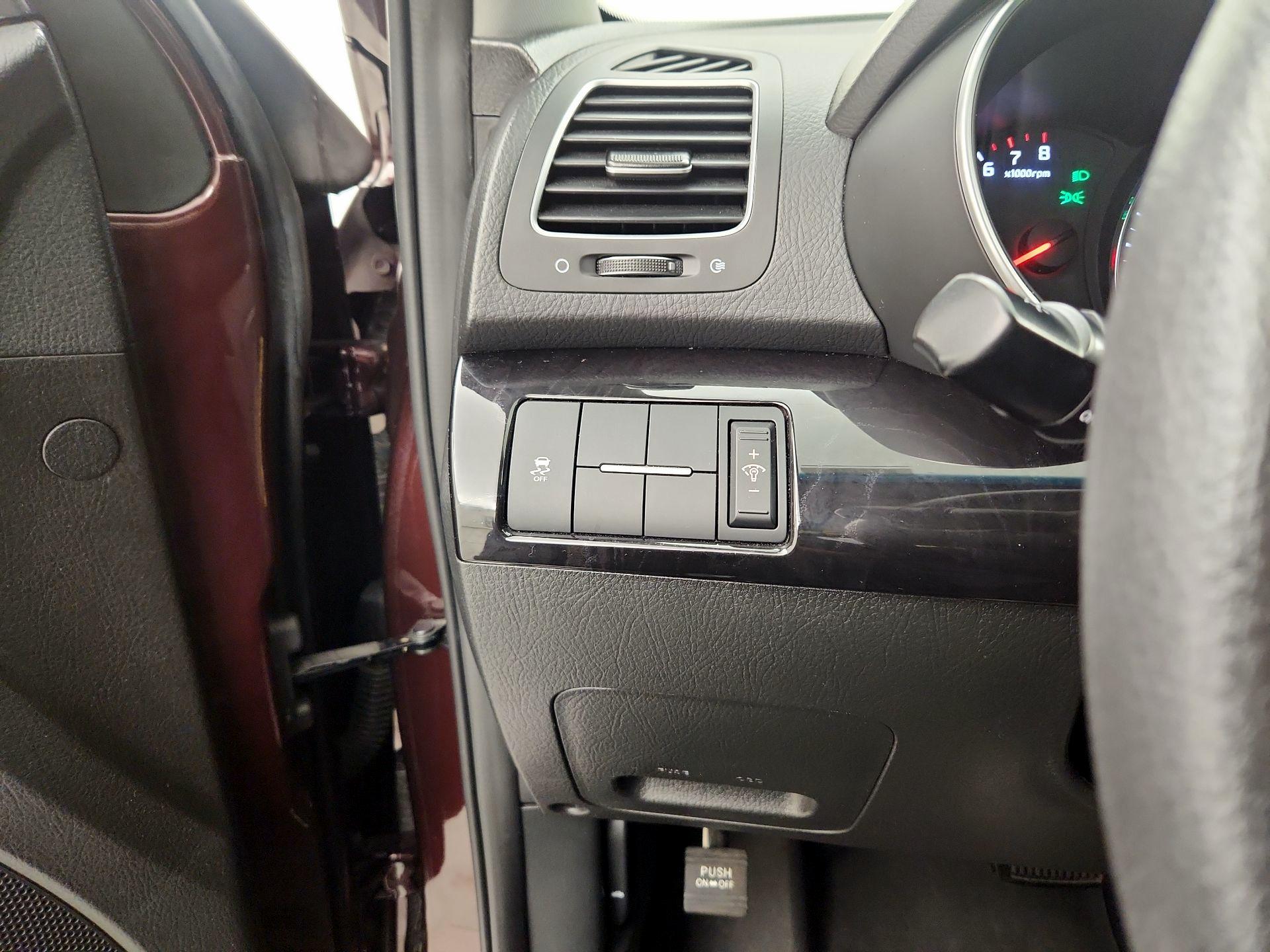 Thumbnail: 2015 Kia Sorento - 13