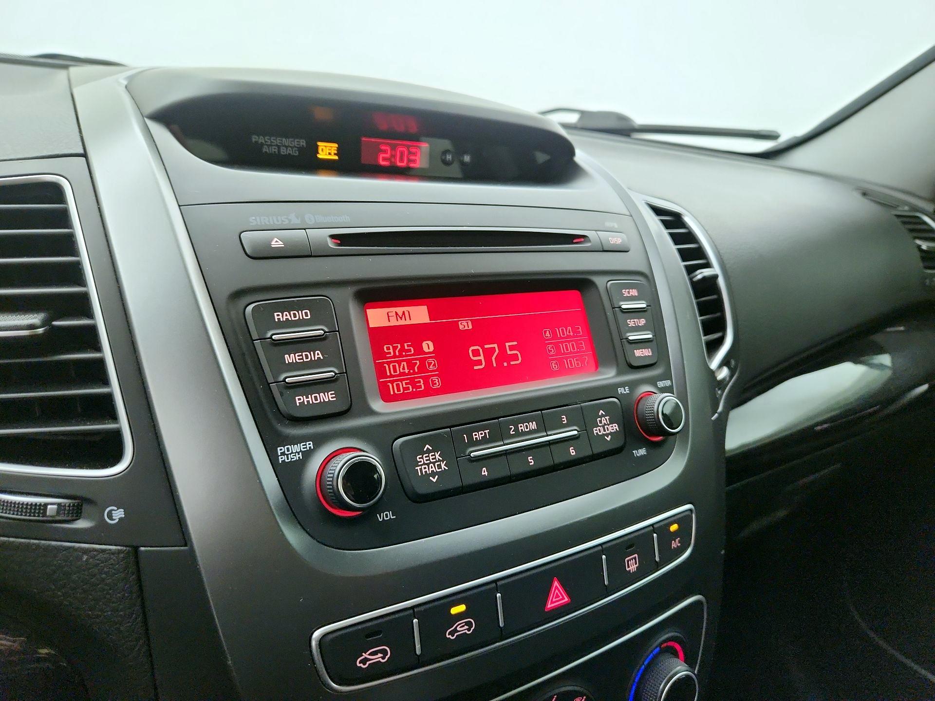 Thumbnail: 2015 Kia Sorento - 14
