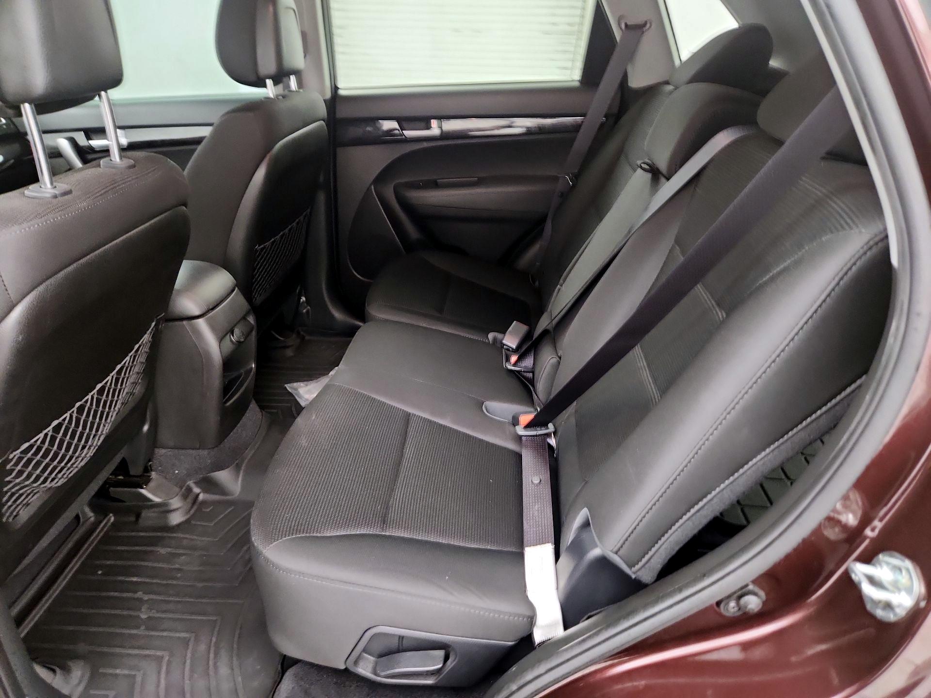 Thumbnail: 2015 Kia Sorento - 18