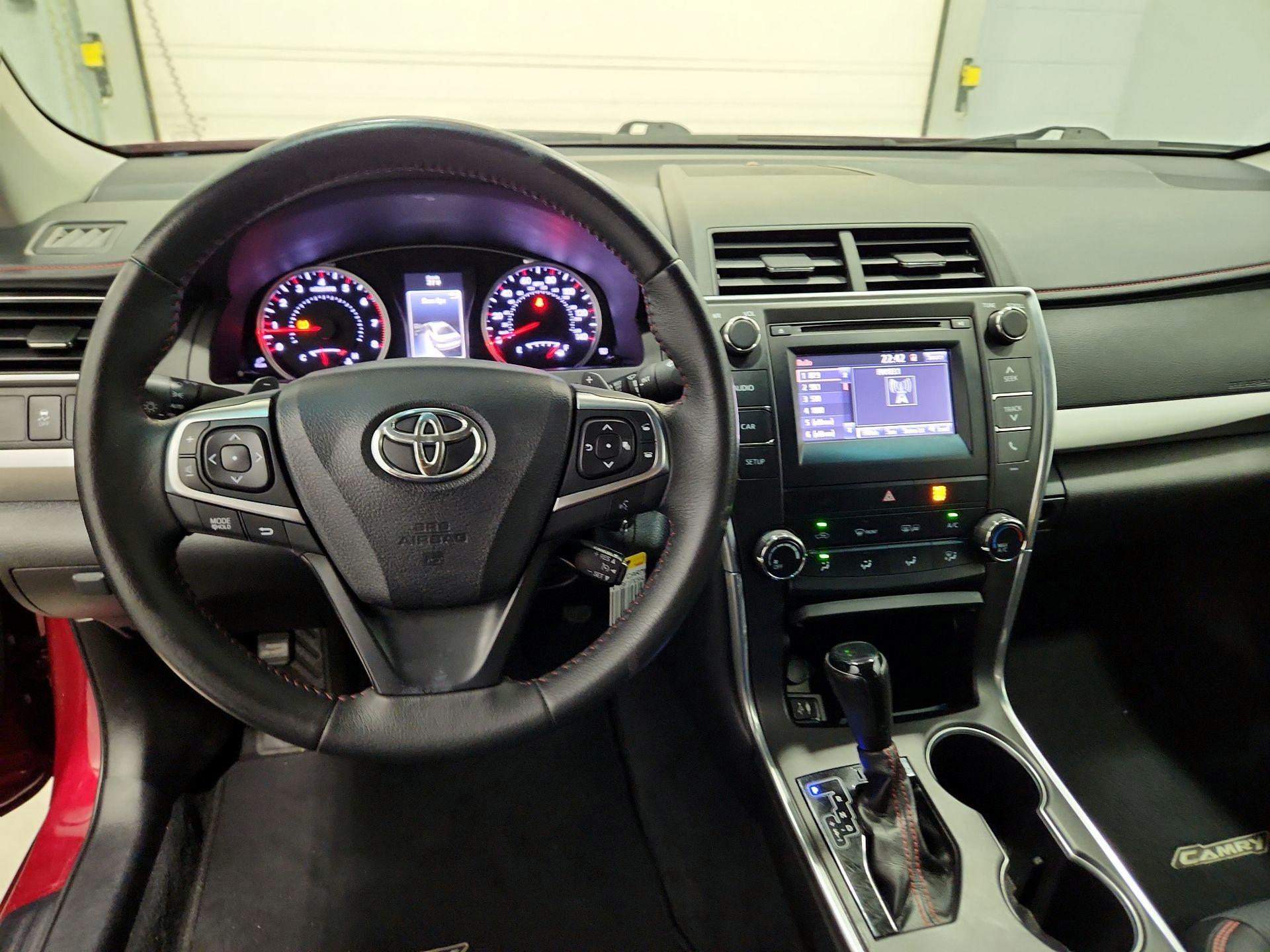 Thumbnail: 2017 Toyota Camry - 9
