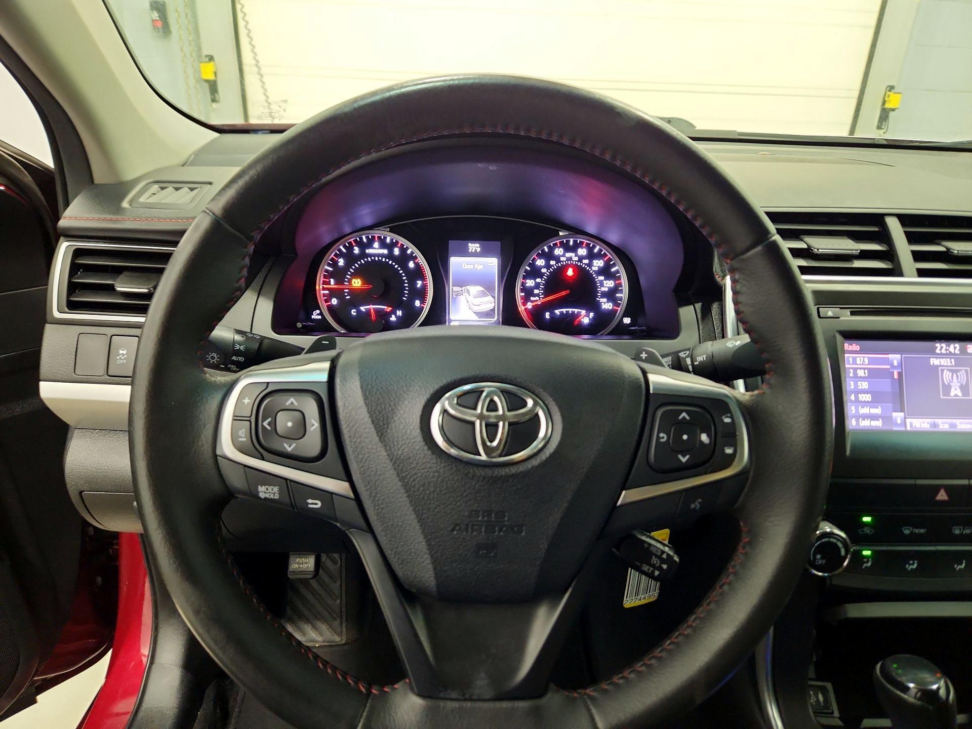 Thumbnail: 2017 Toyota Camry - 10