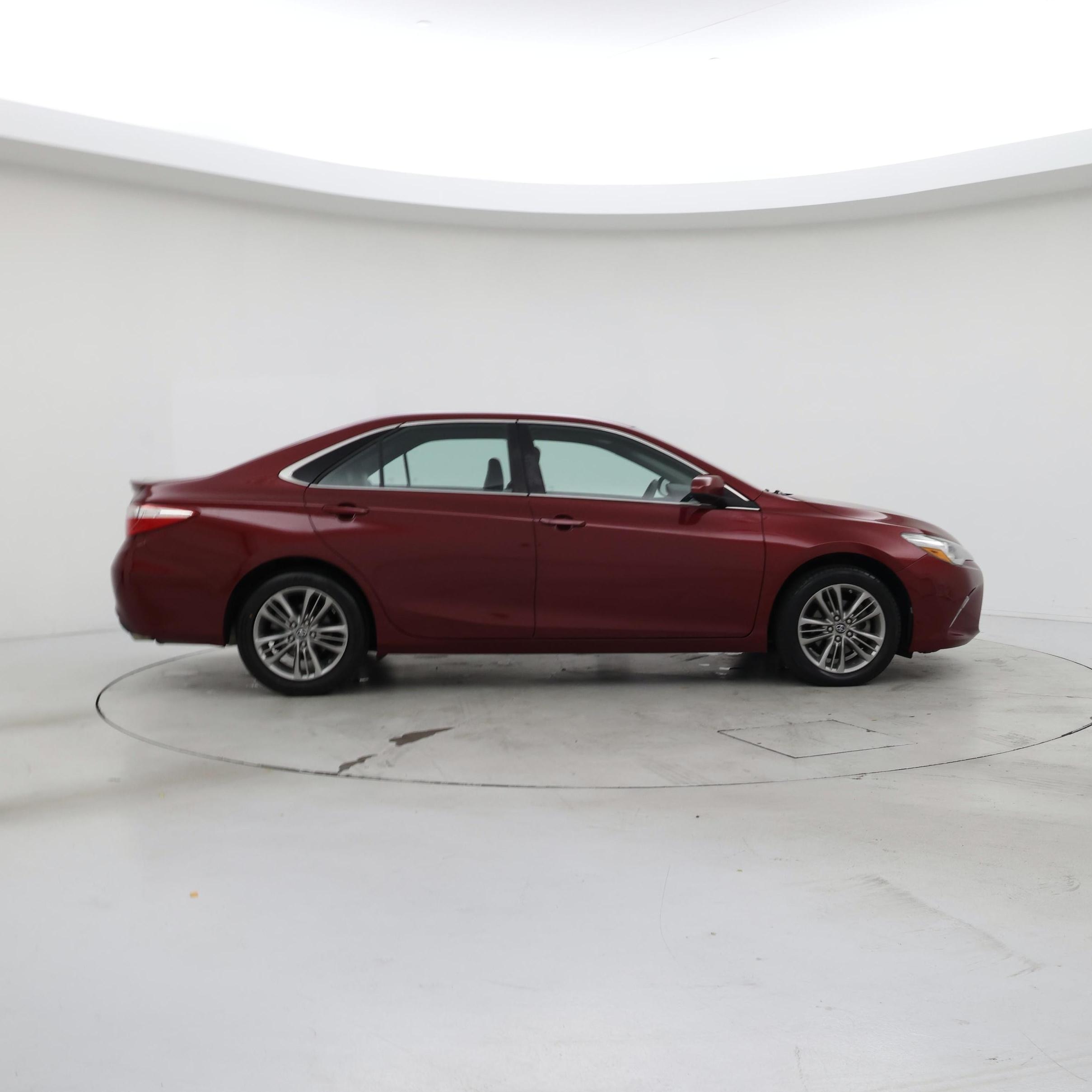 Thumbnail: 2017 Toyota Camry - 7