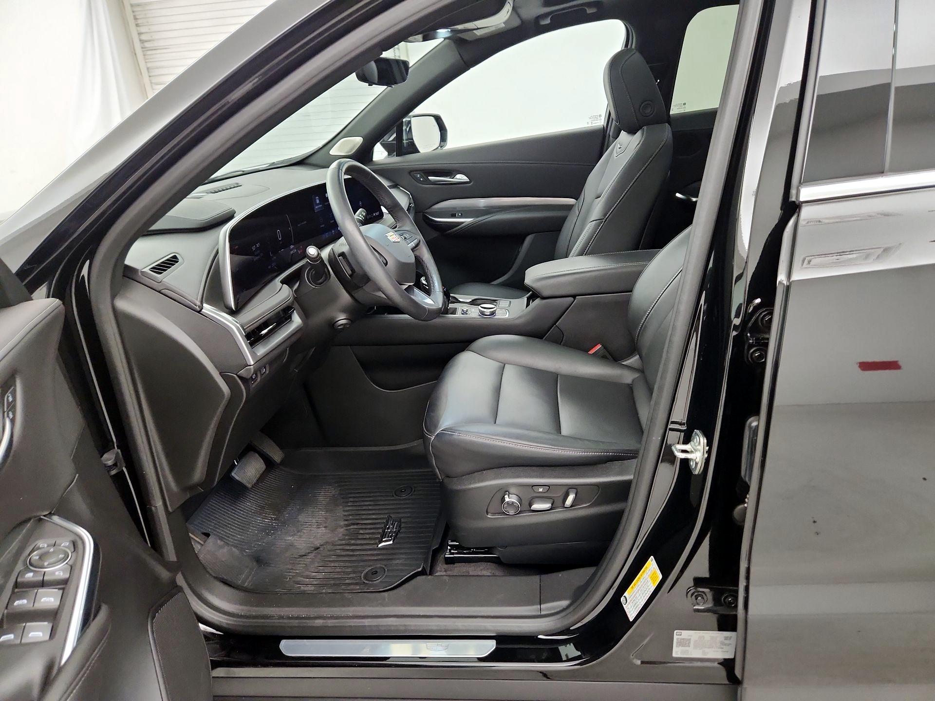 Thumbnail: 2024 Cadillac XT4 - 9