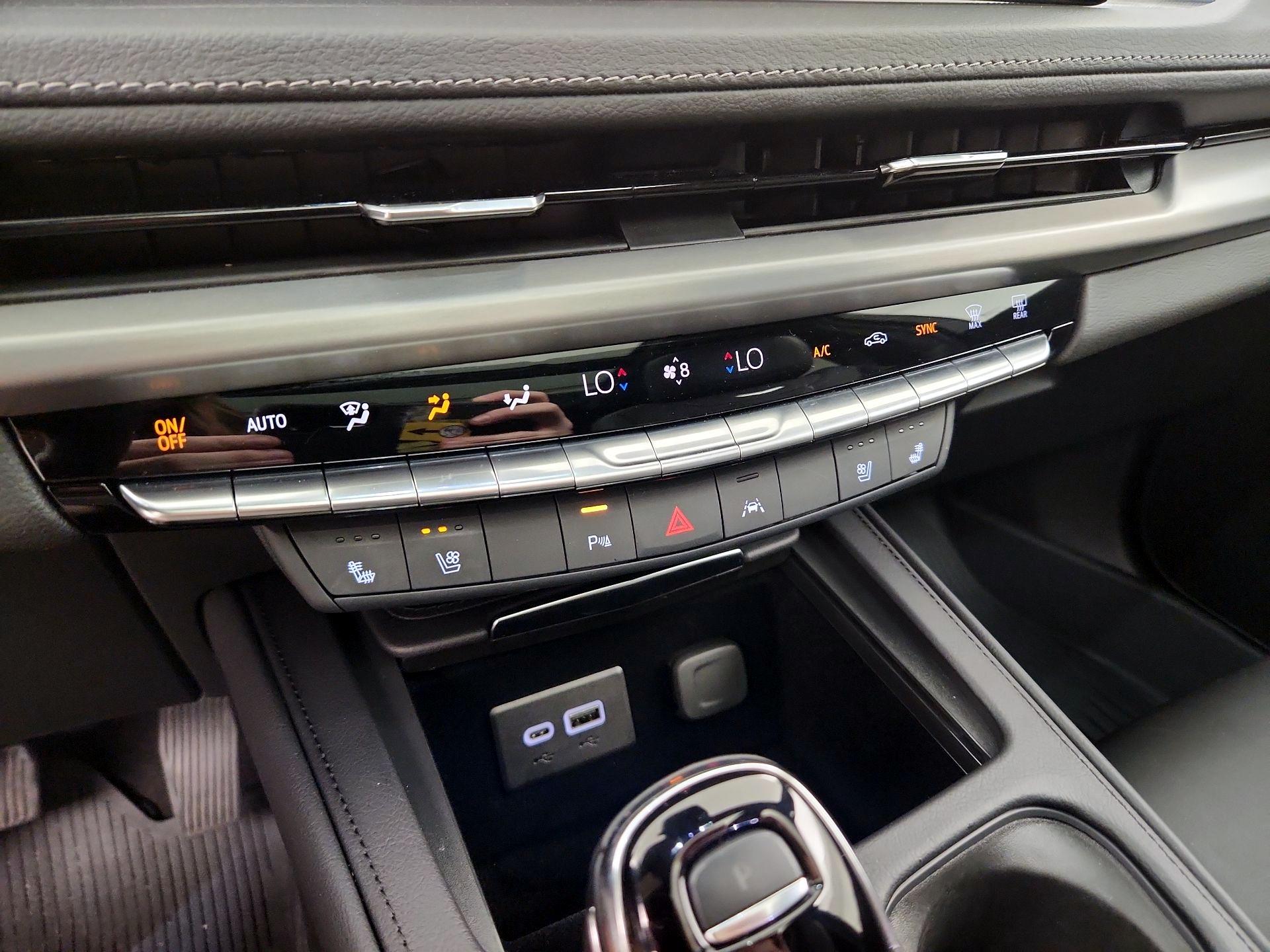Thumbnail: 2024 Cadillac XT4 - 13