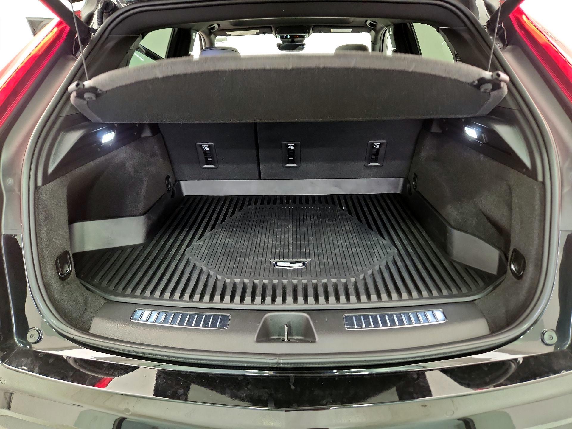 Thumbnail: 2024 Cadillac XT4 - 17