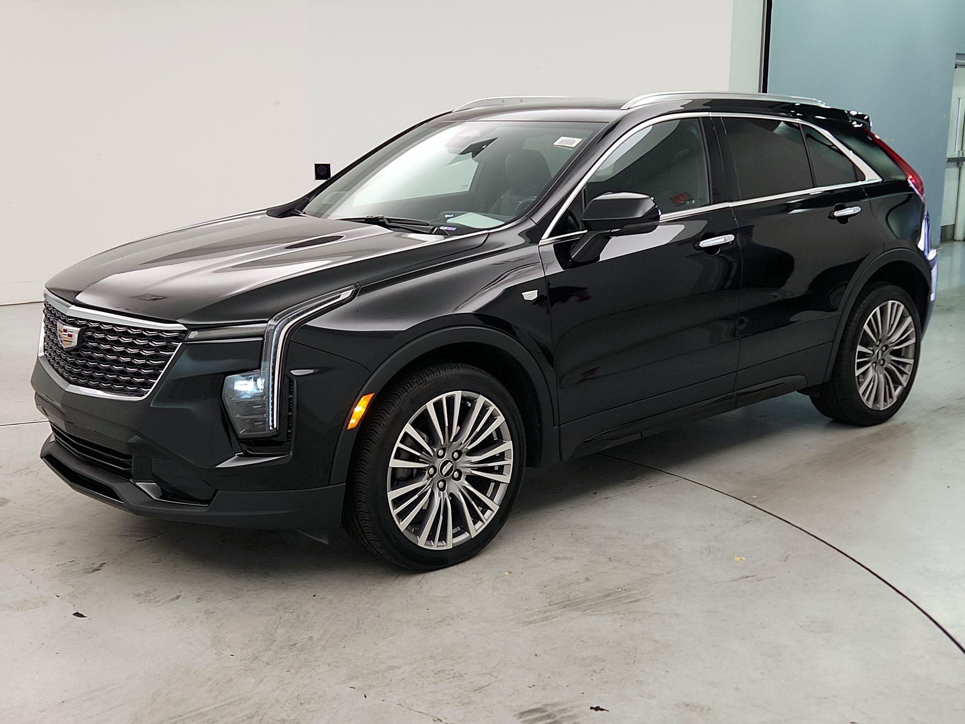 Thumbnail: 2024 Cadillac XT4 - 3