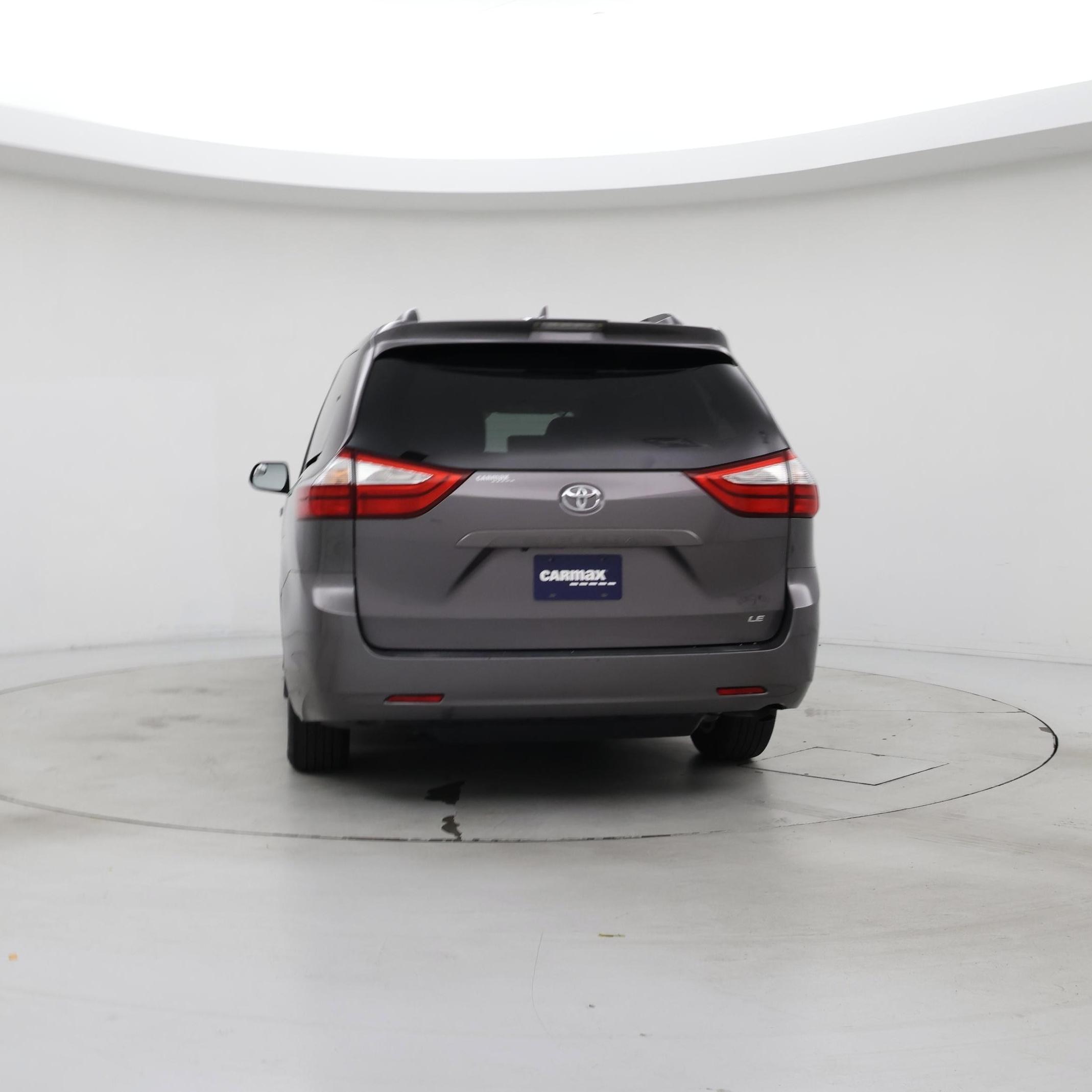 Thumbnail: 2019 Toyota Sienna - 6