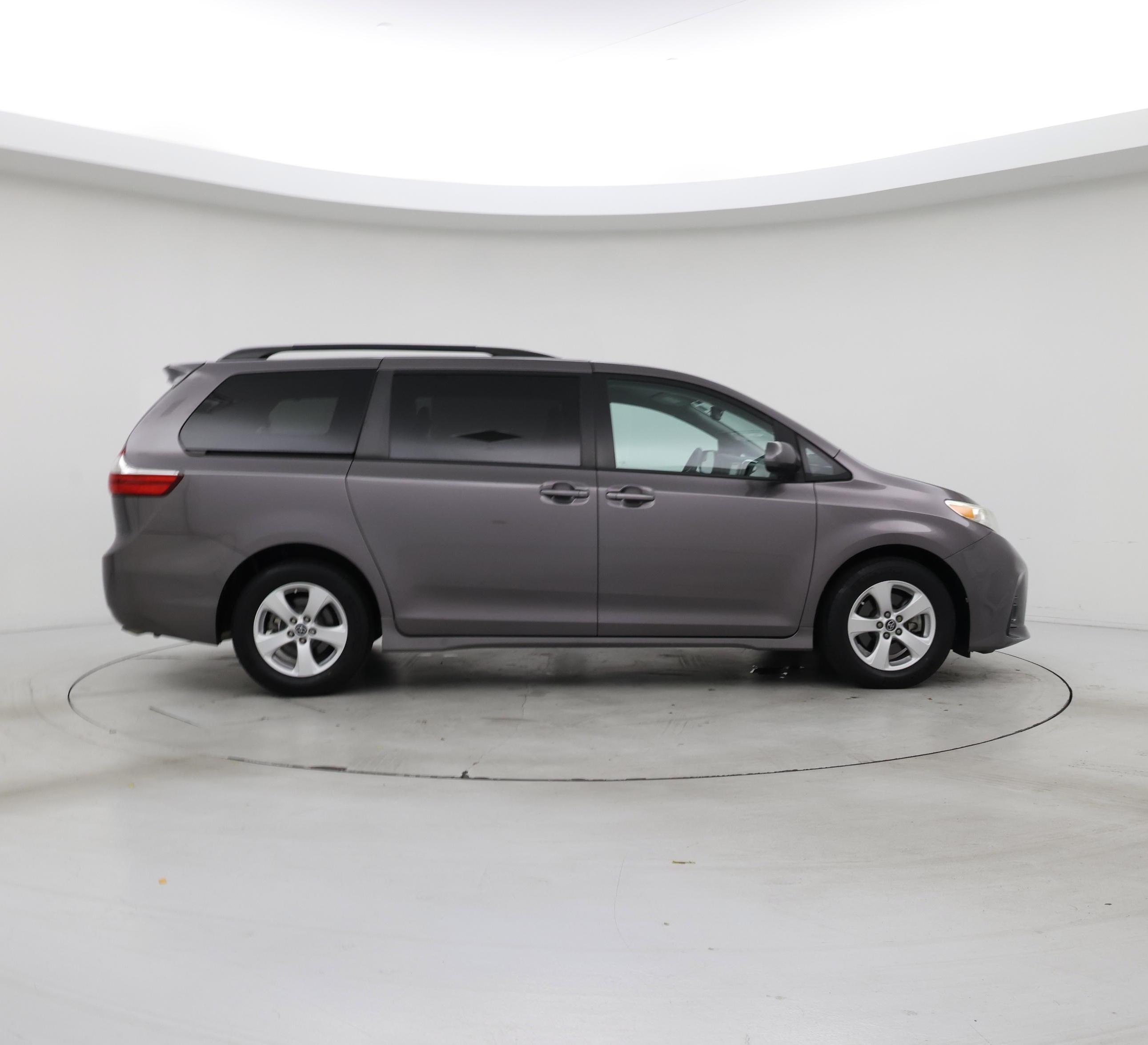 Thumbnail: 2019 Toyota Sienna - 7