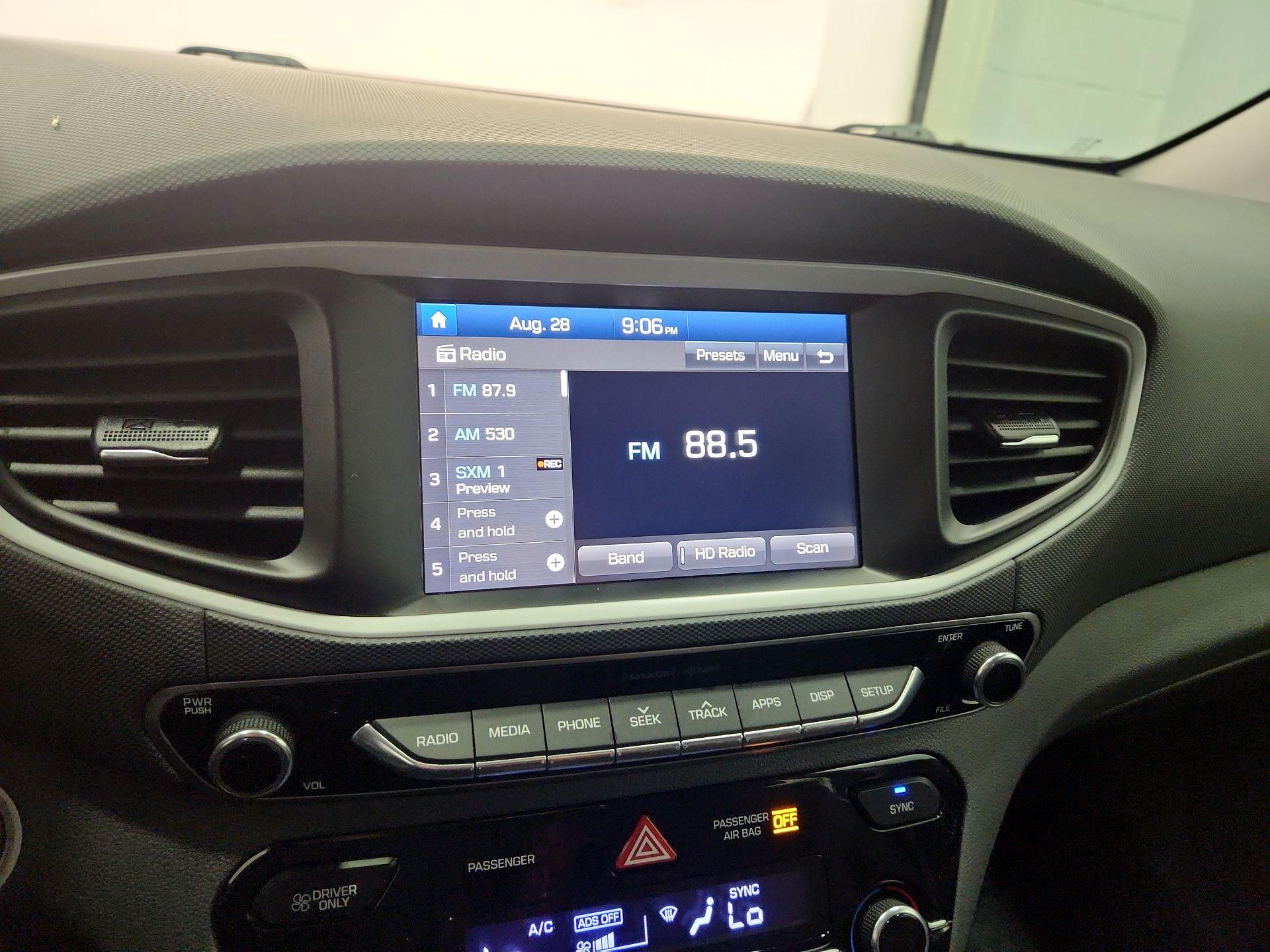 Thumbnail: 2018 Hyundai Ioniq - 15