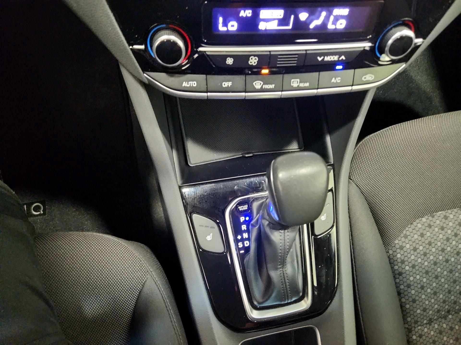 Thumbnail: 2018 Hyundai Ioniq - 17
