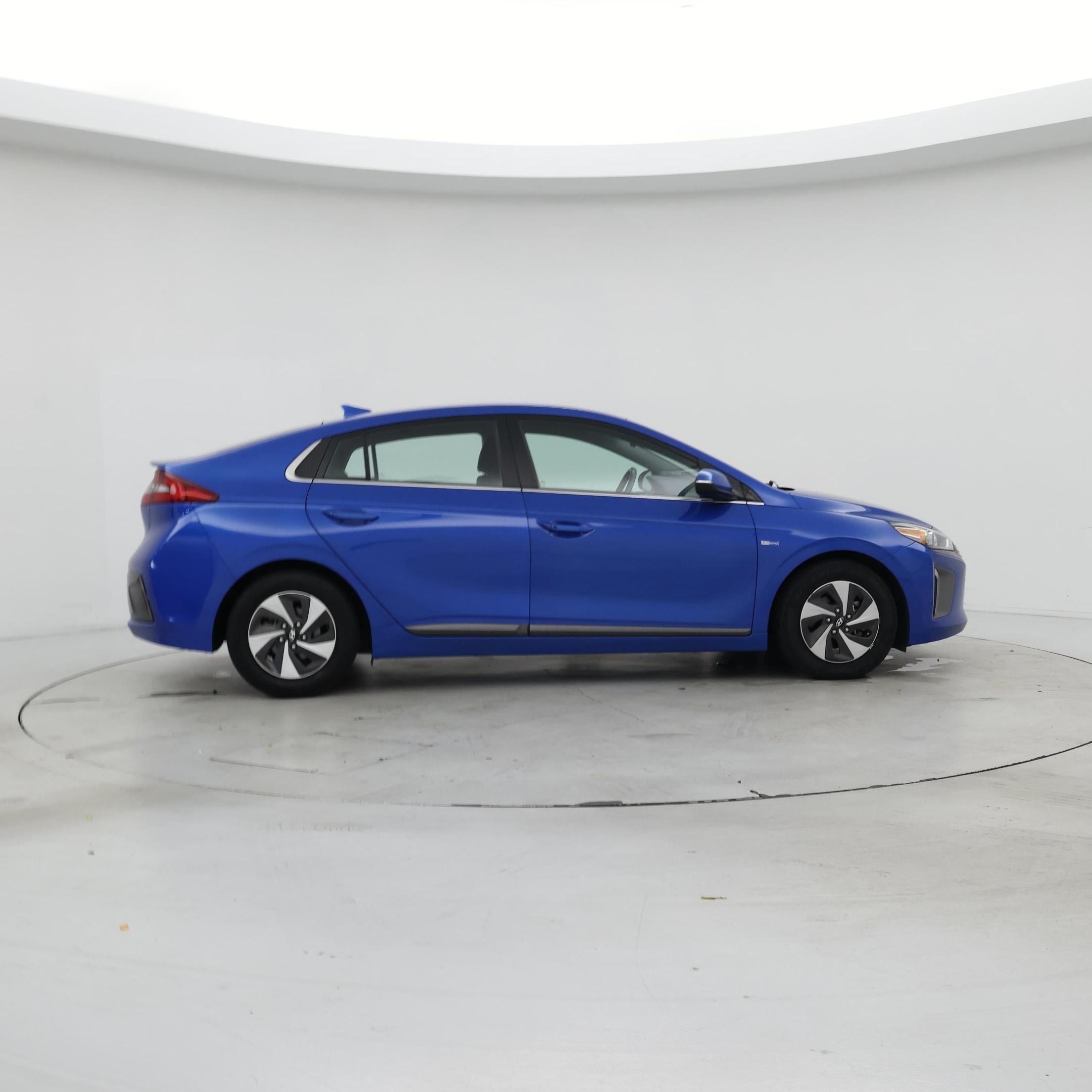 Thumbnail: 2018 Hyundai Ioniq - 7