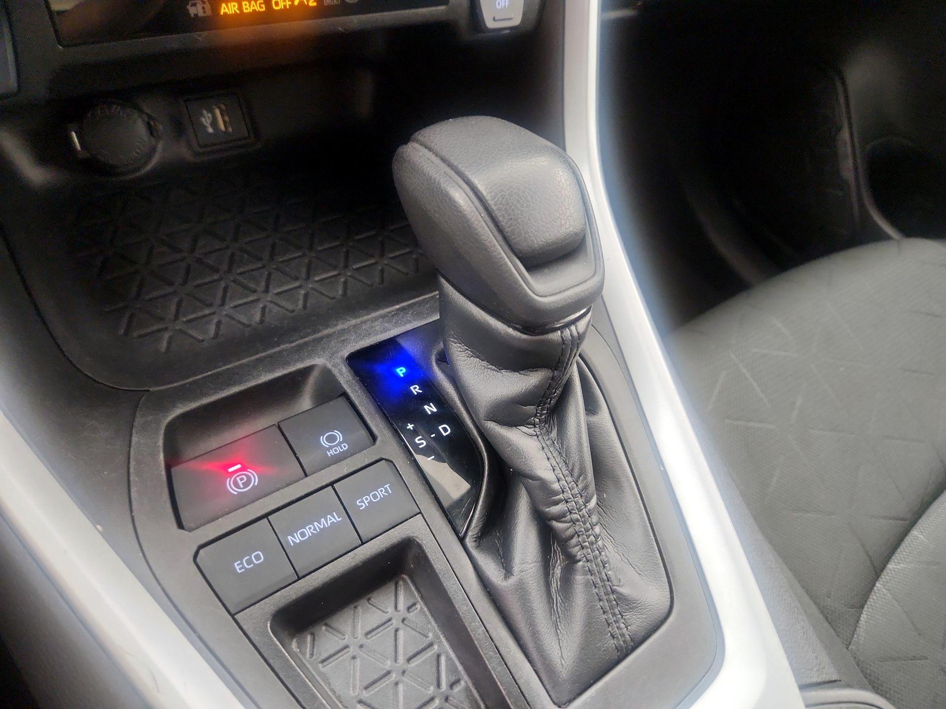 Thumbnail: 2023 Toyota RAV4 - 18