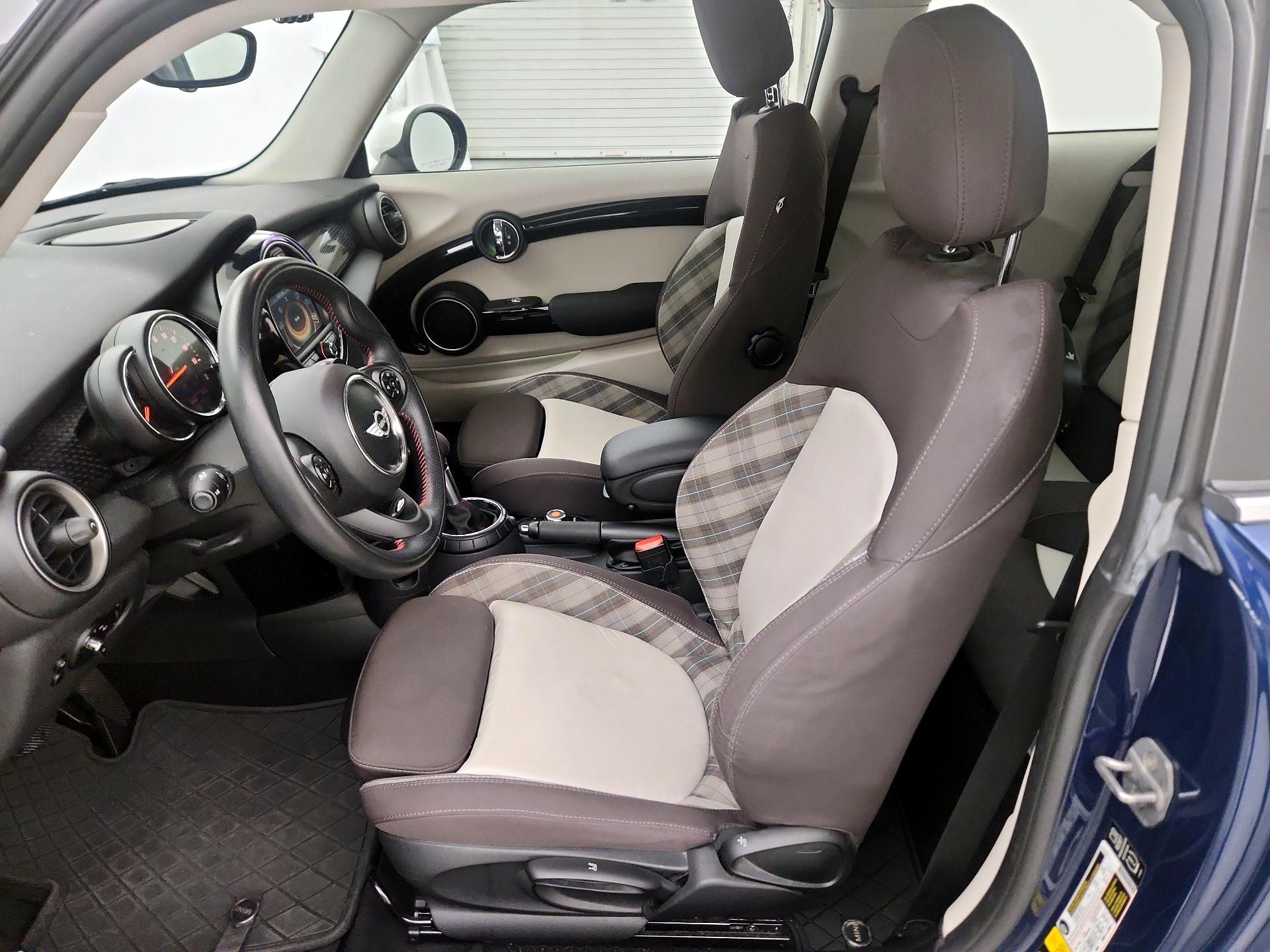 Thumbnail: 2015 MINI Cooper Hardtop - 11