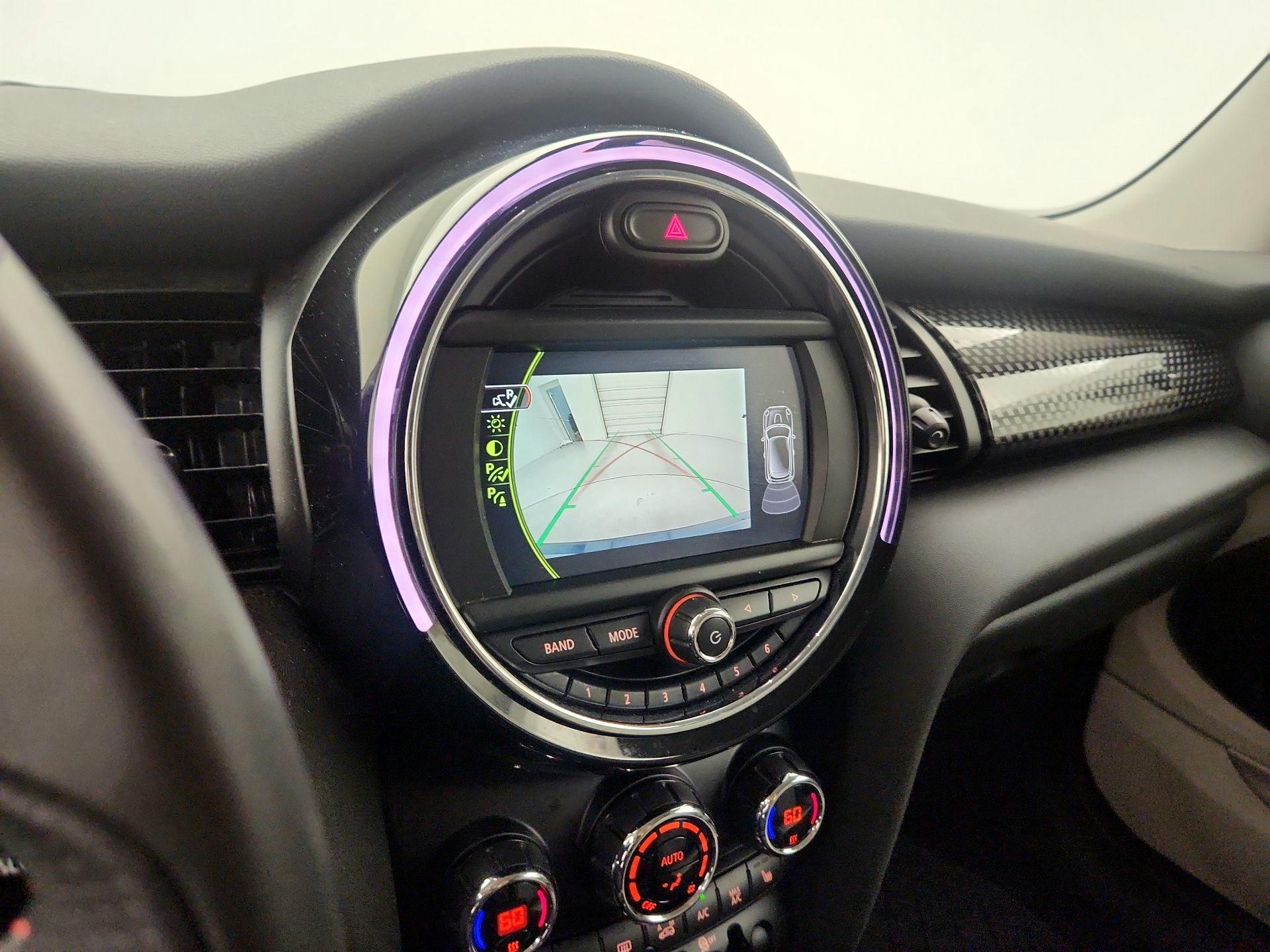 Thumbnail: 2015 MINI Cooper Hardtop - 14