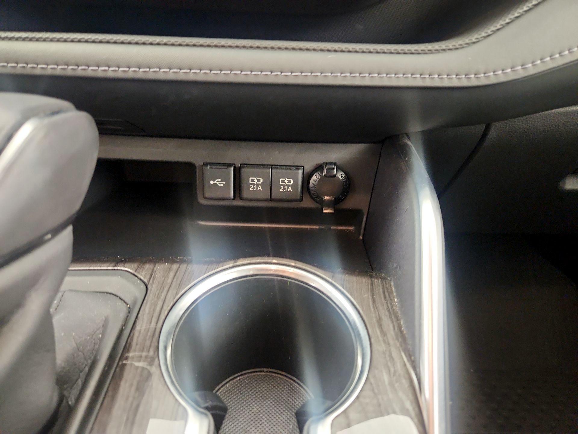 Thumbnail: 2020 Toyota Highlander - 19