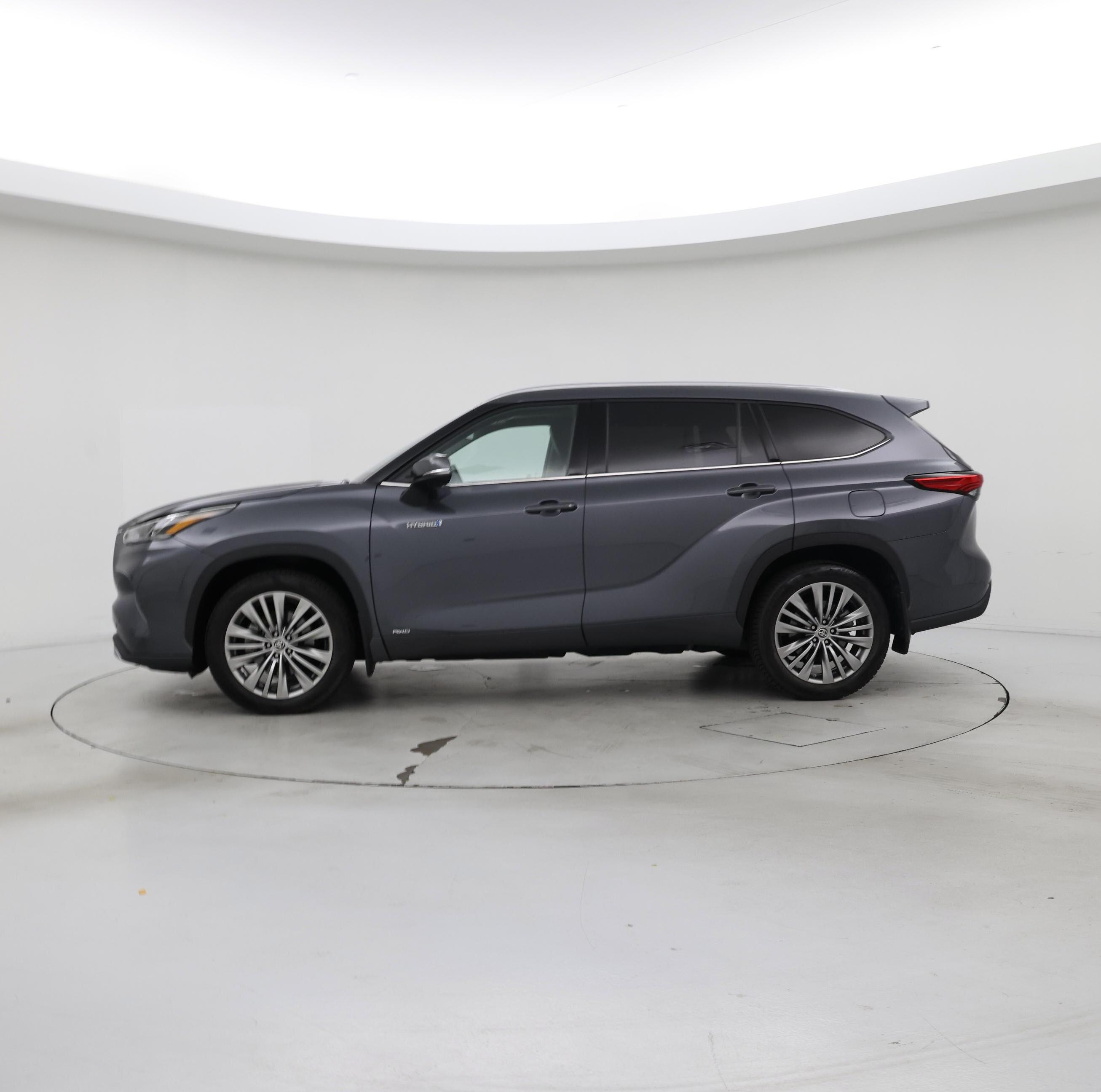 Thumbnail: 2020 Toyota Highlander - 3