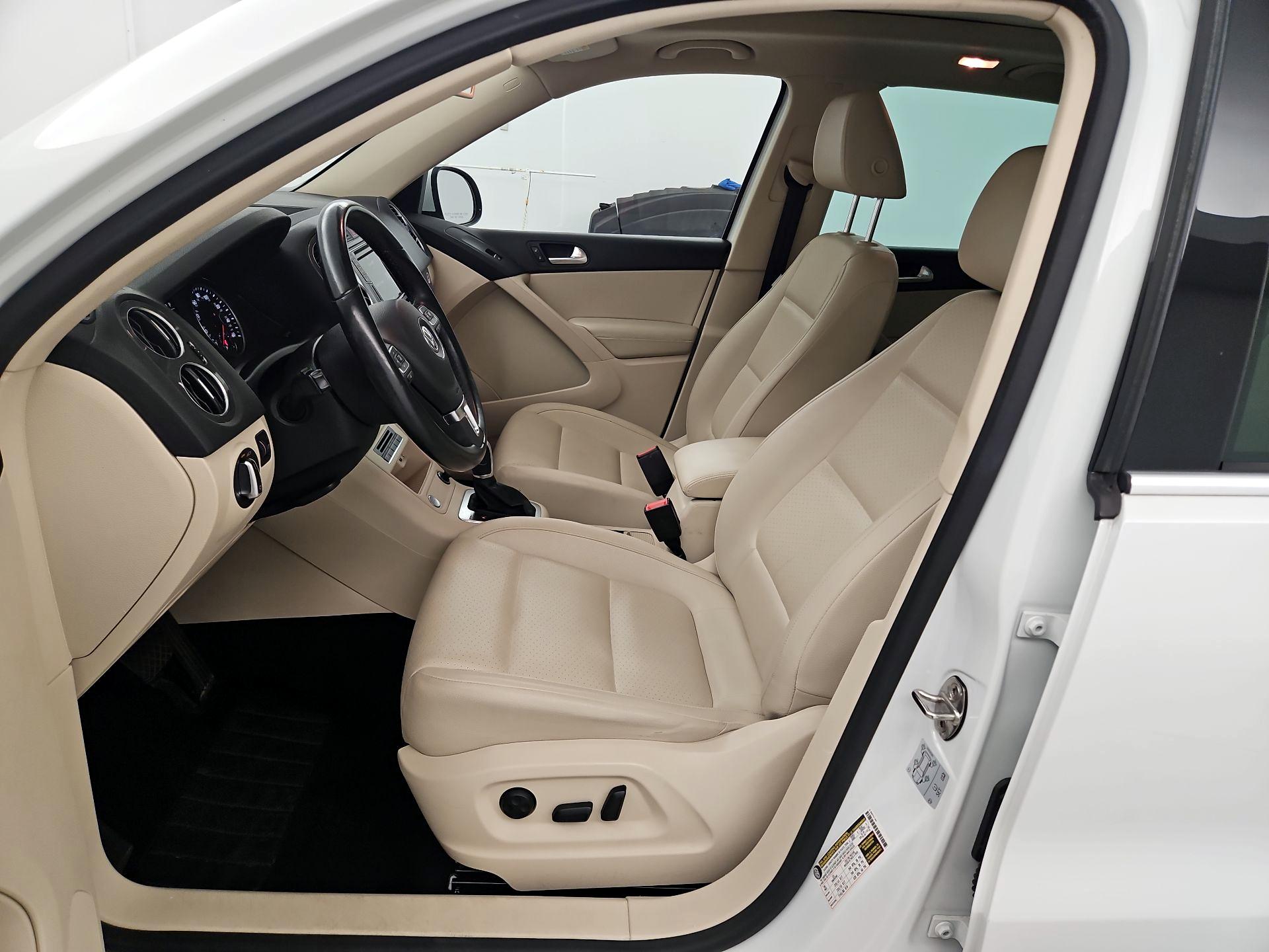 Thumbnail: 2017 Volkswagen Tiguan - 11