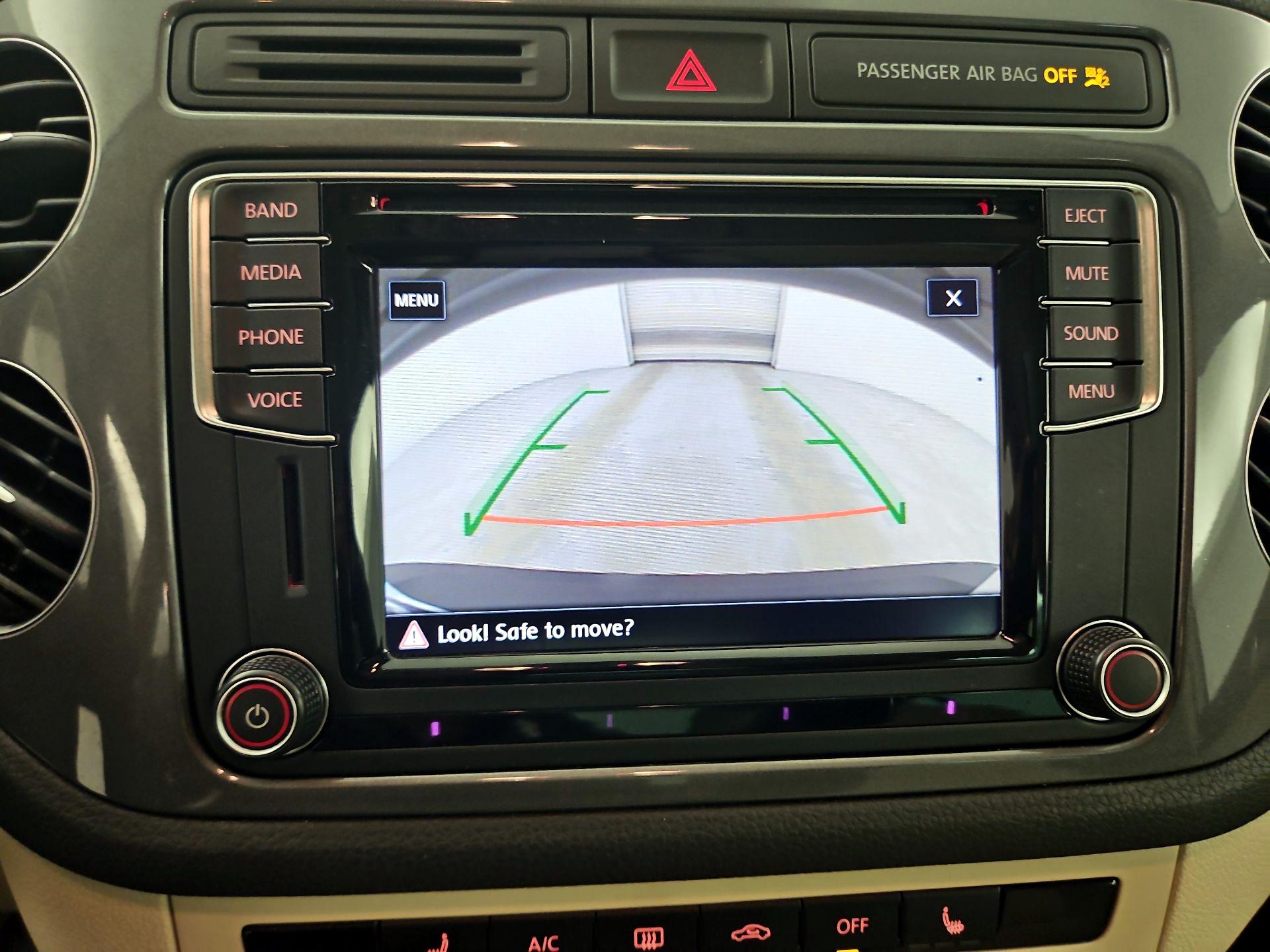 Thumbnail: 2017 Volkswagen Tiguan - 14