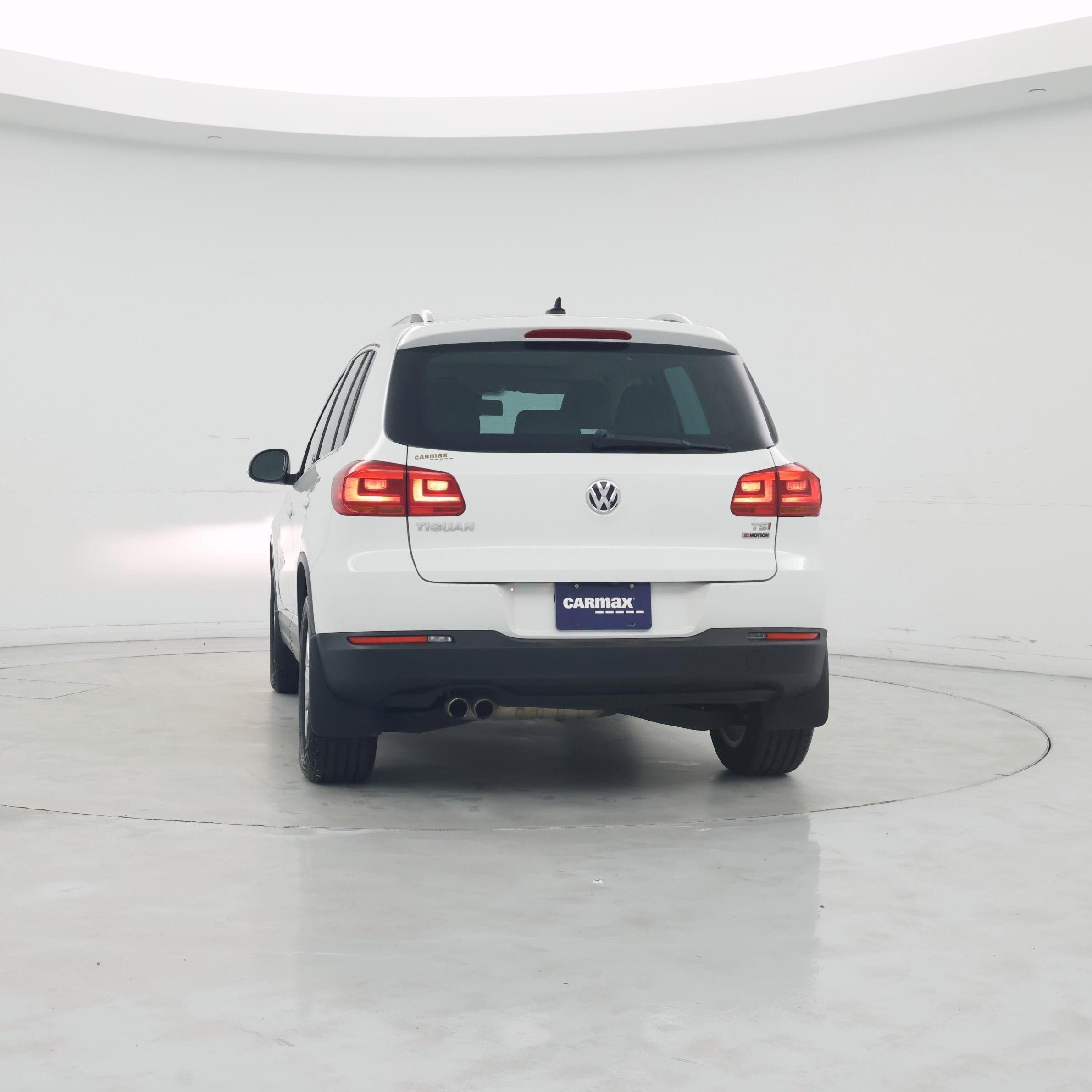 Thumbnail: 2017 Volkswagen Tiguan - 6