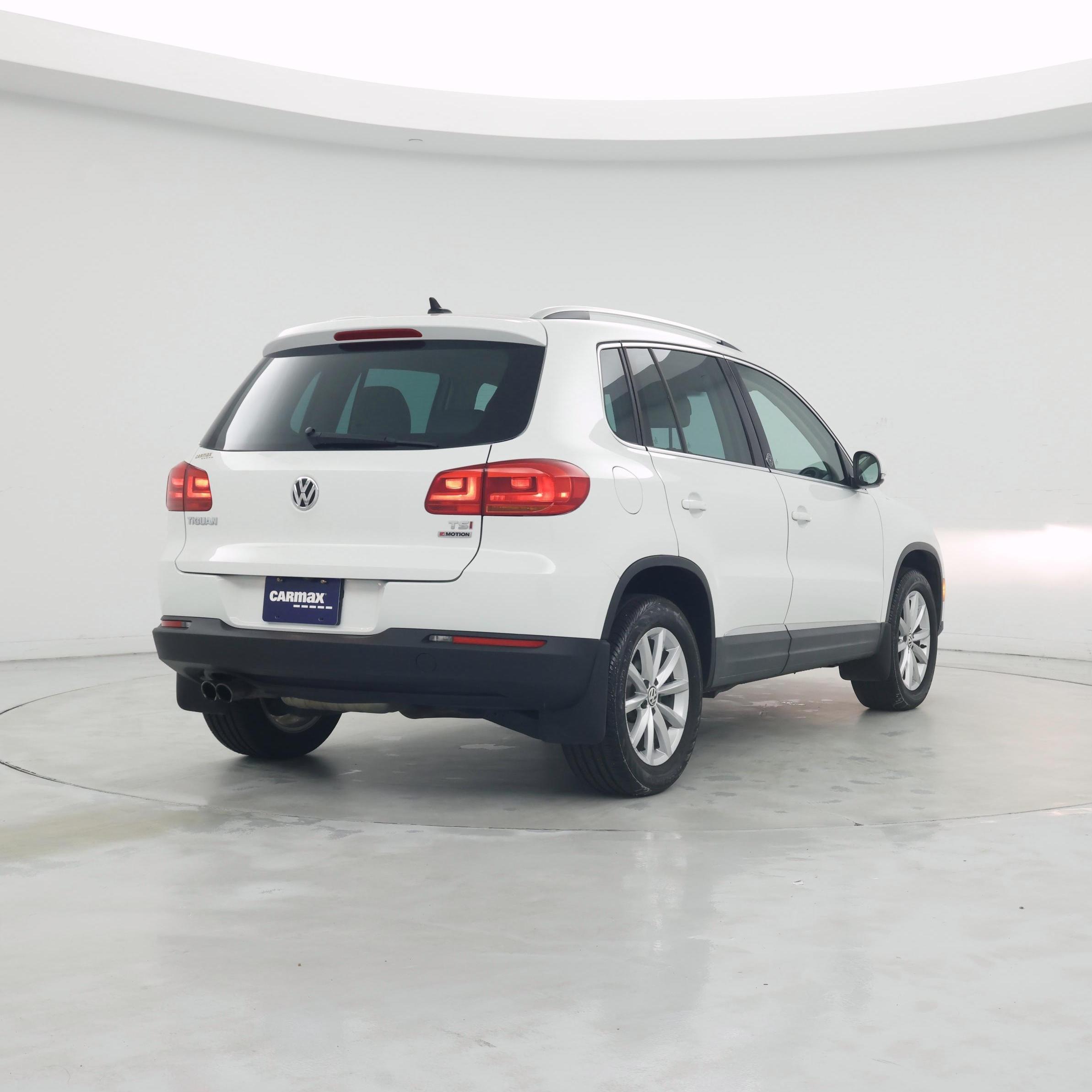 Thumbnail: 2017 Volkswagen Tiguan - 8