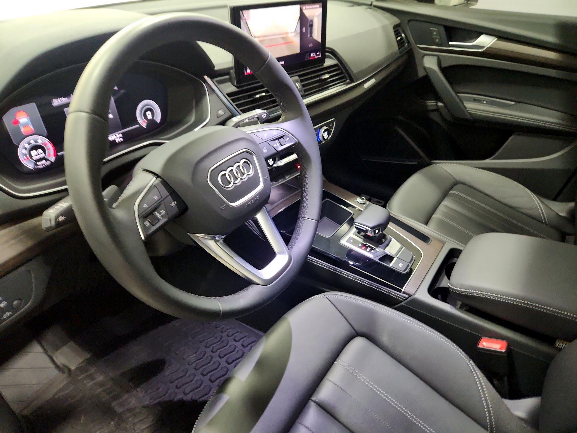 Thumbnail: 2023 Audi Q5 - 11