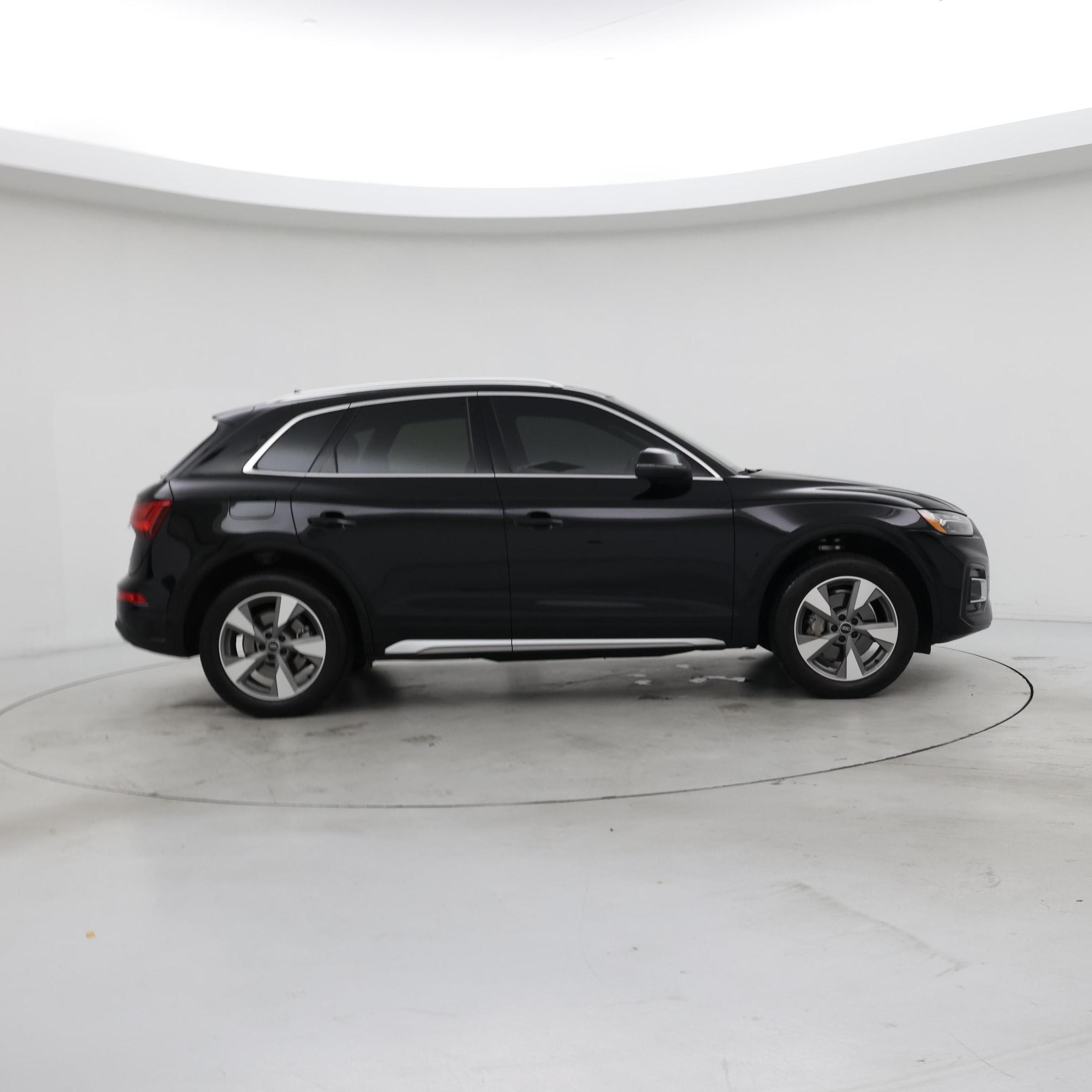 Thumbnail: 2023 Audi Q5 - 7