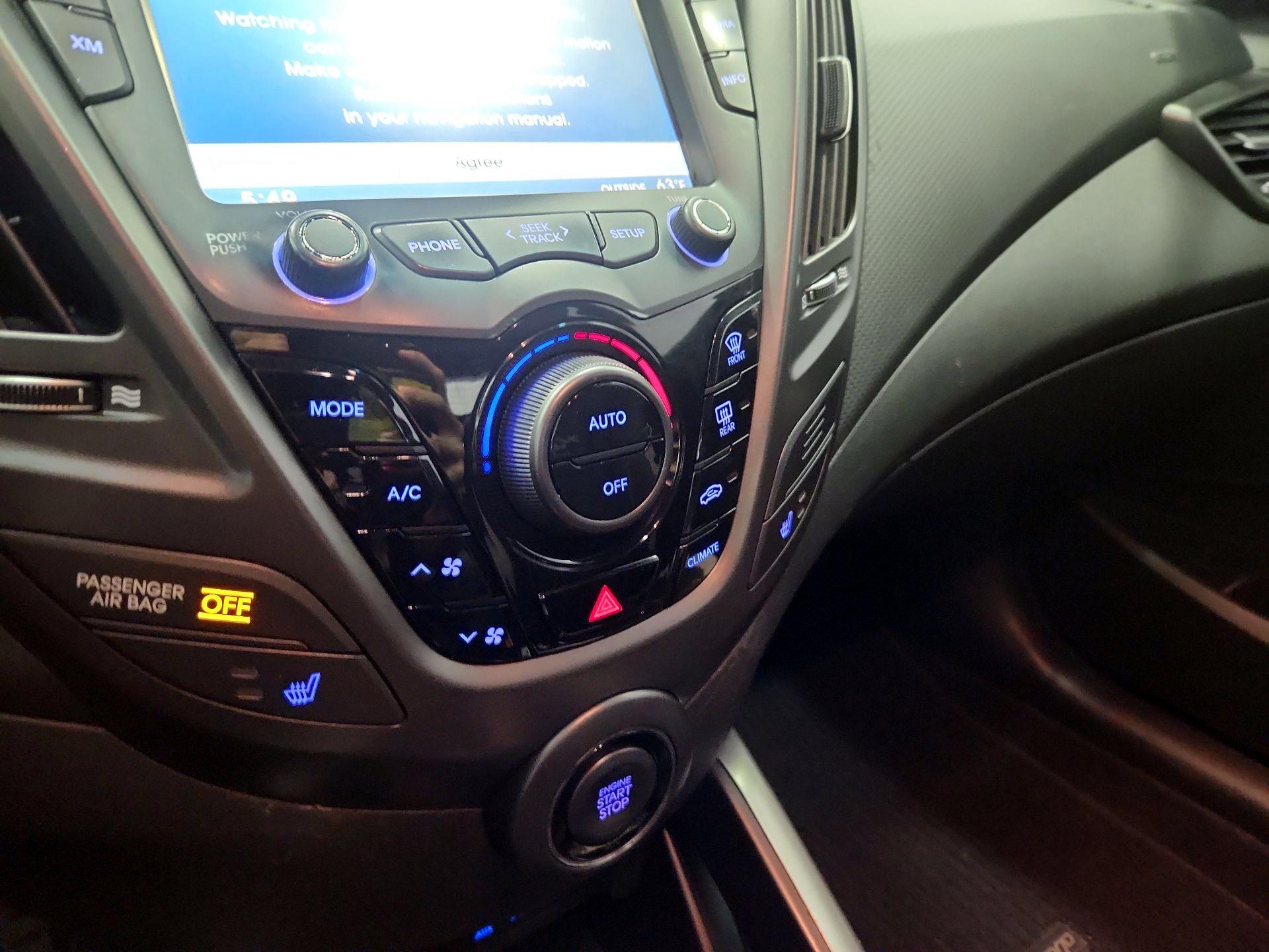Thumbnail: 2014 Hyundai Veloster - 17