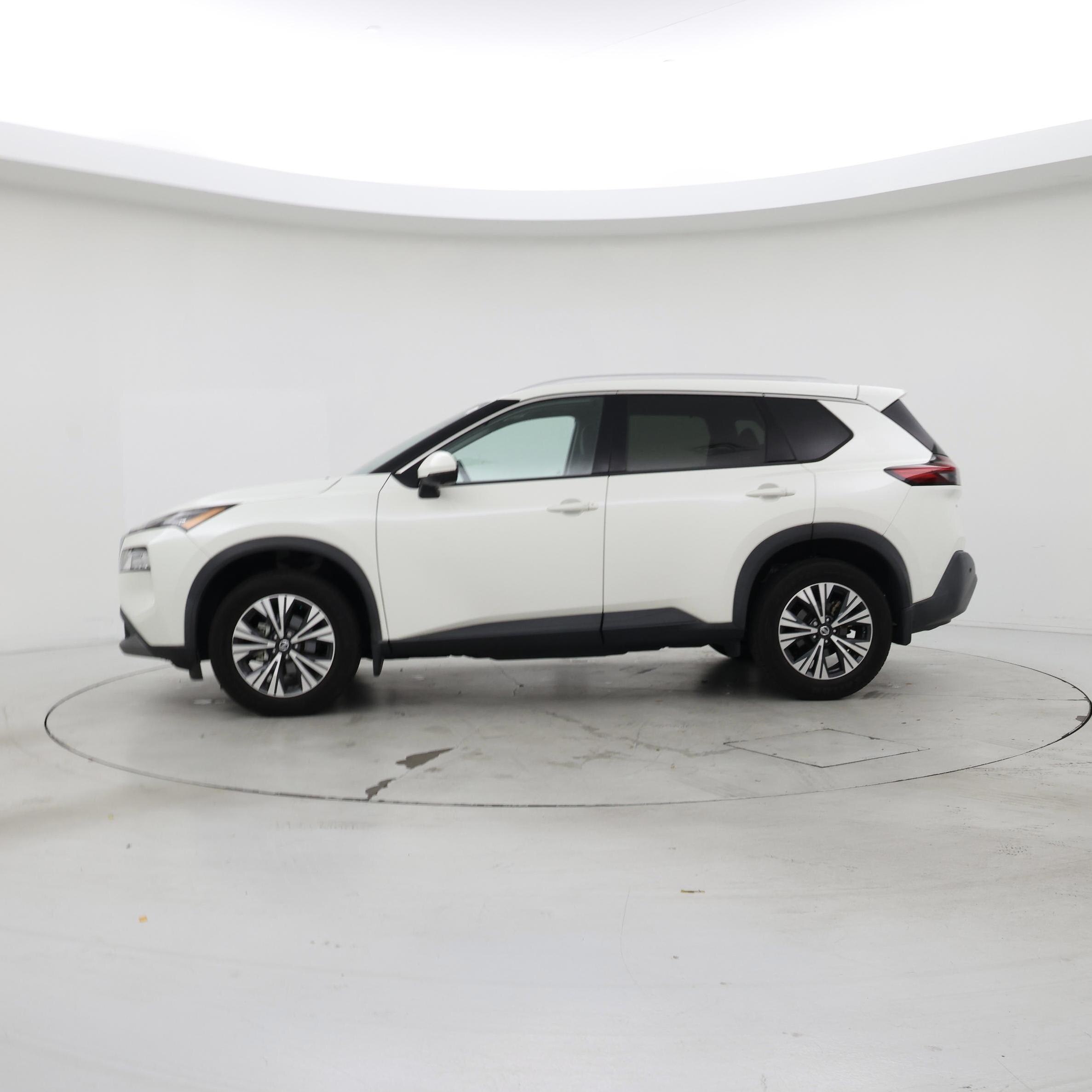 Thumbnail: 2021 Nissan Rogue - 3