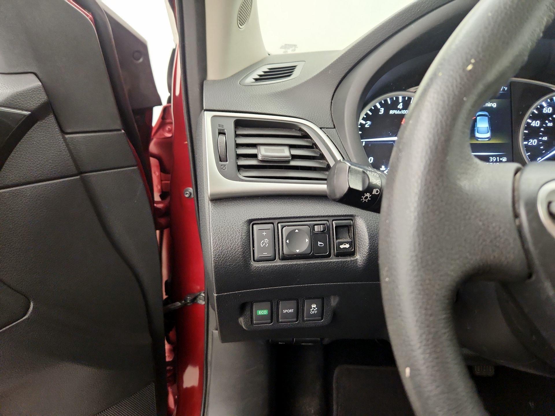 Thumbnail: 2017 Nissan Sentra - 13