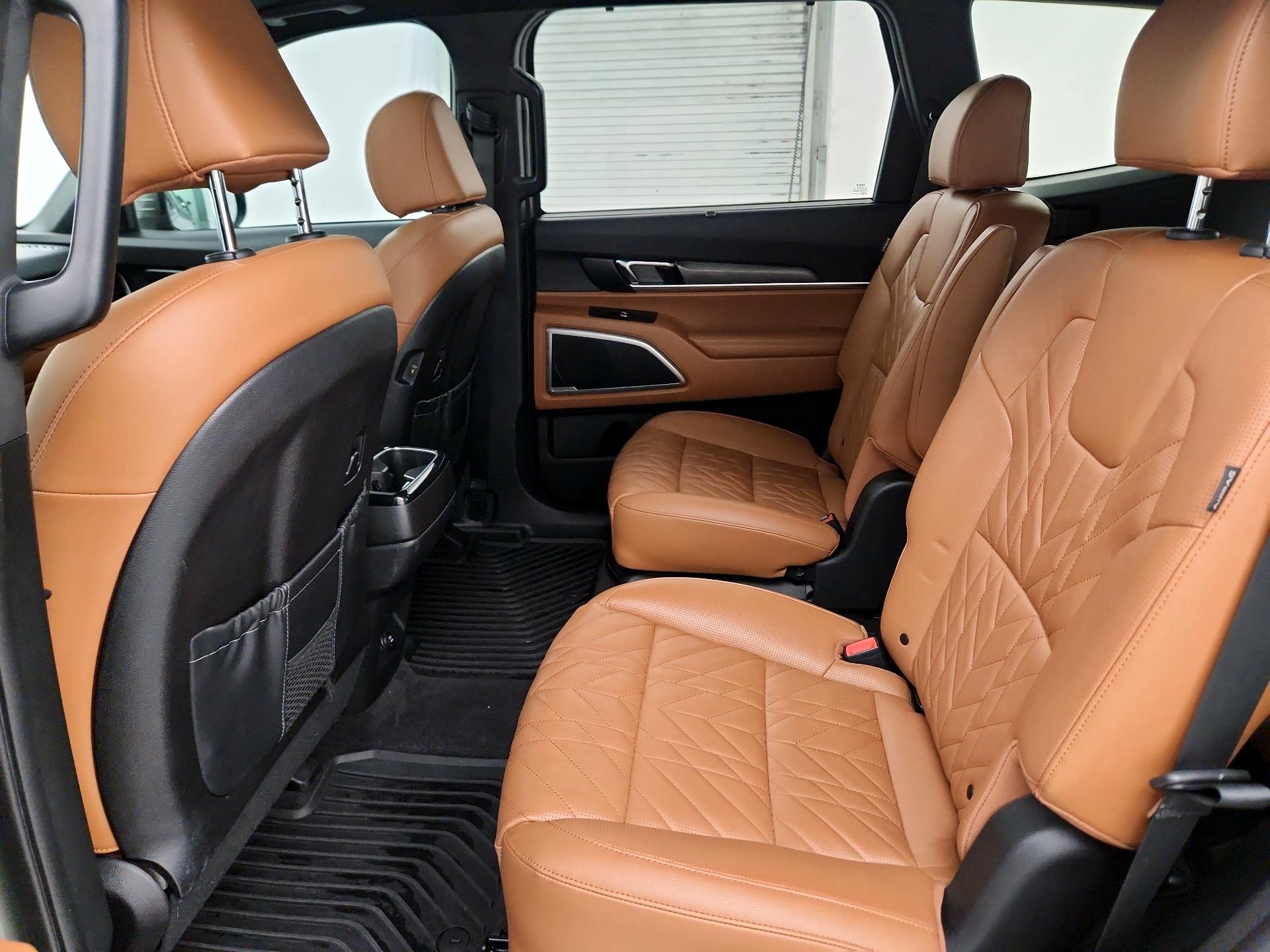 Thumbnail: 2023 Kia Telluride - 18