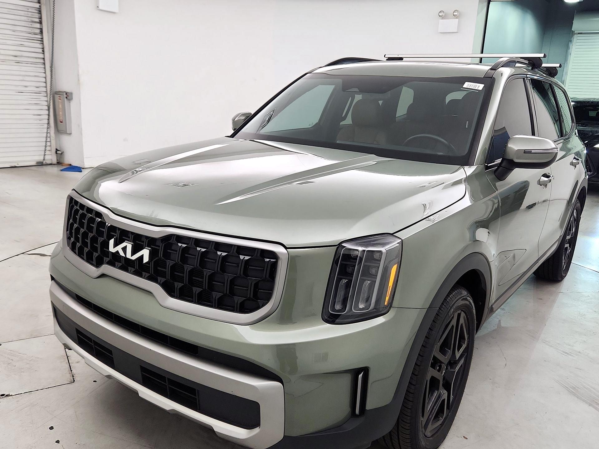 Thumbnail: 2023 Kia Telluride - 3