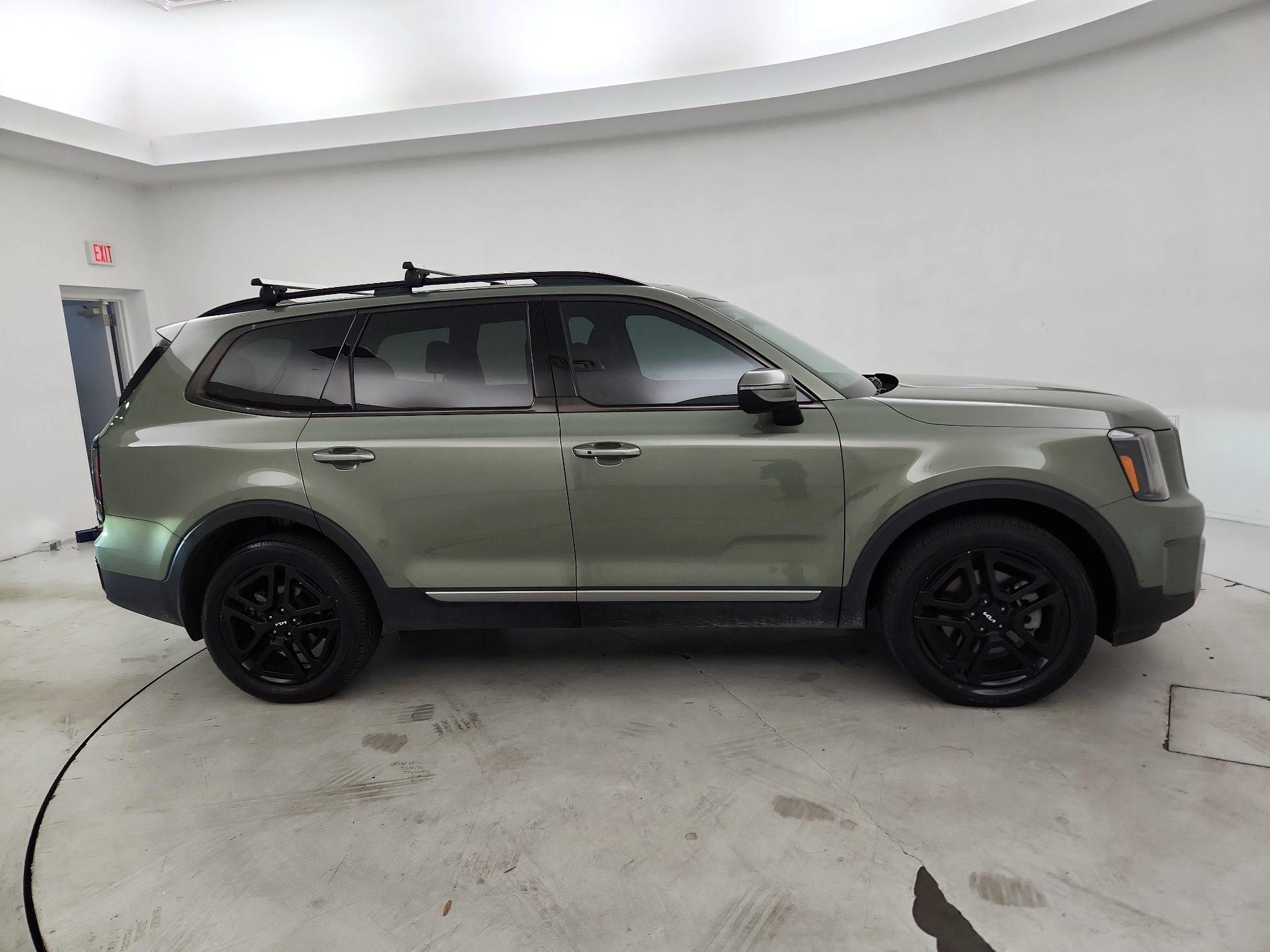 Thumbnail: 2023 Kia Telluride - 4