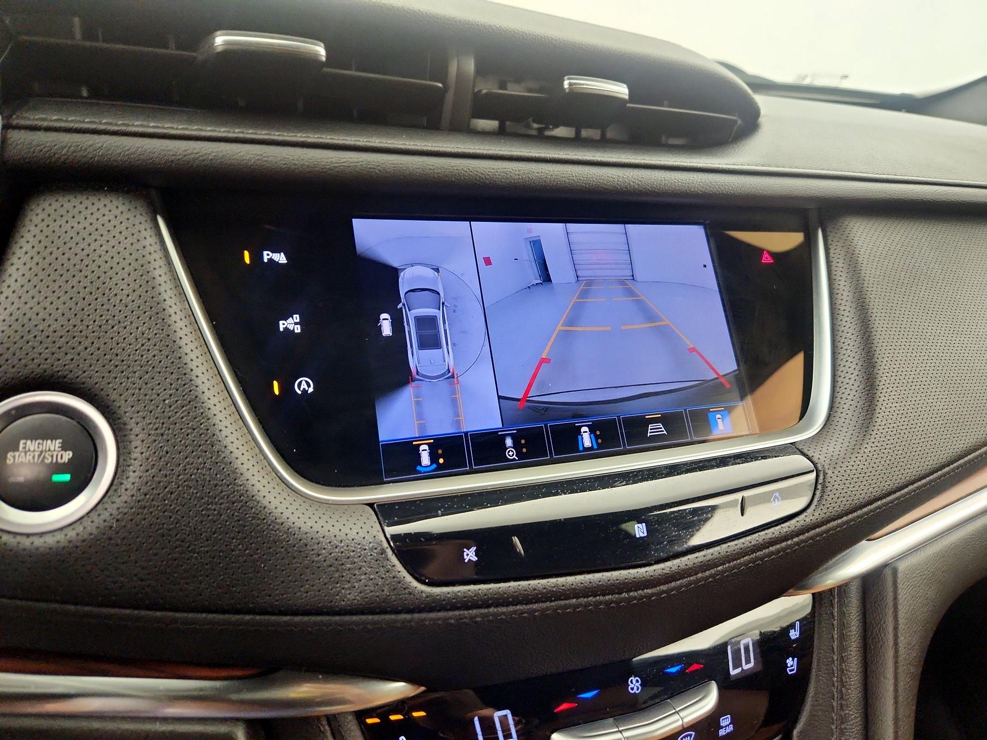 Thumbnail: 2021 Cadillac XT5 - 14