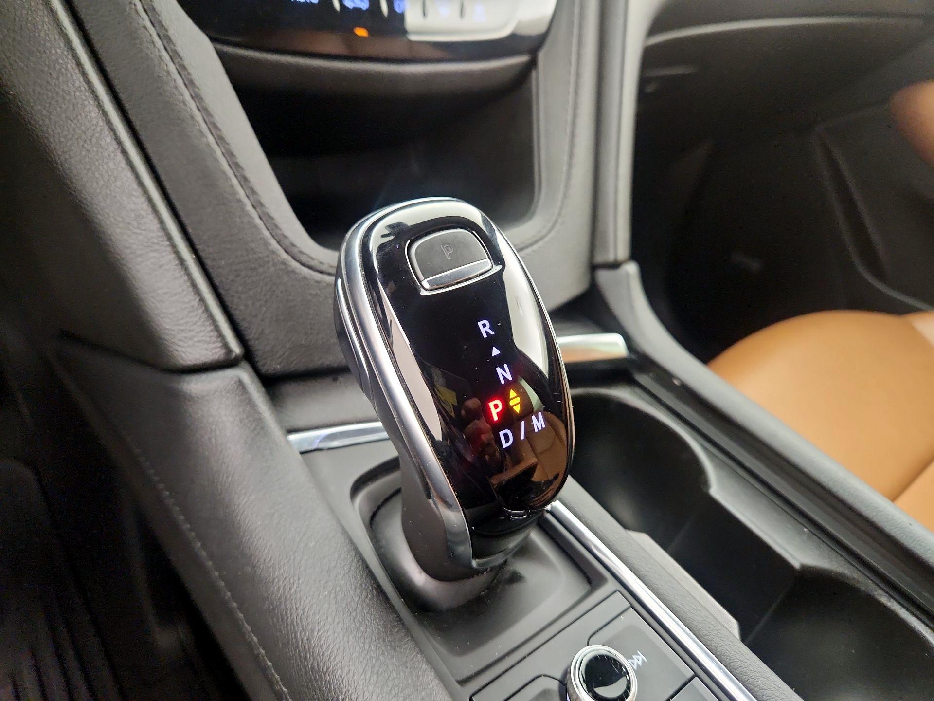Thumbnail: 2021 Cadillac XT5 - 17