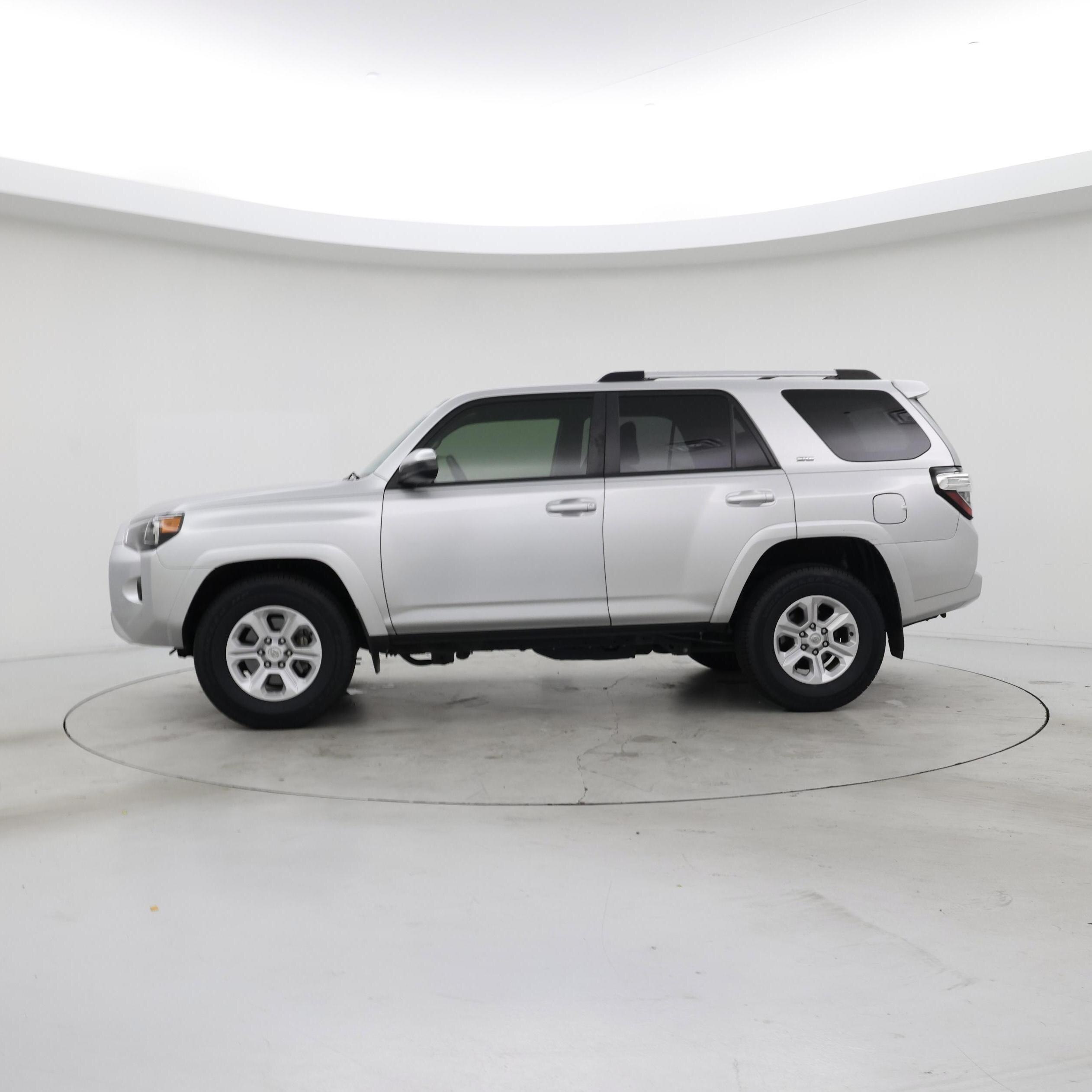 Thumbnail: 2022 Toyota 4Runner - 3
