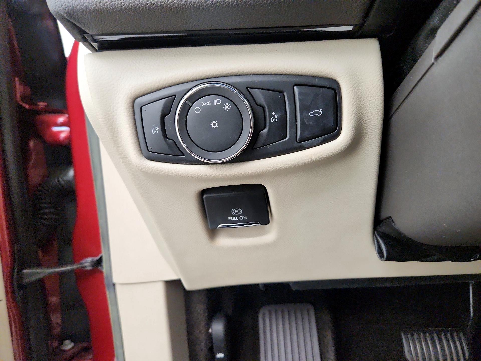 Thumbnail: 2017 Lincoln MKZ - 11