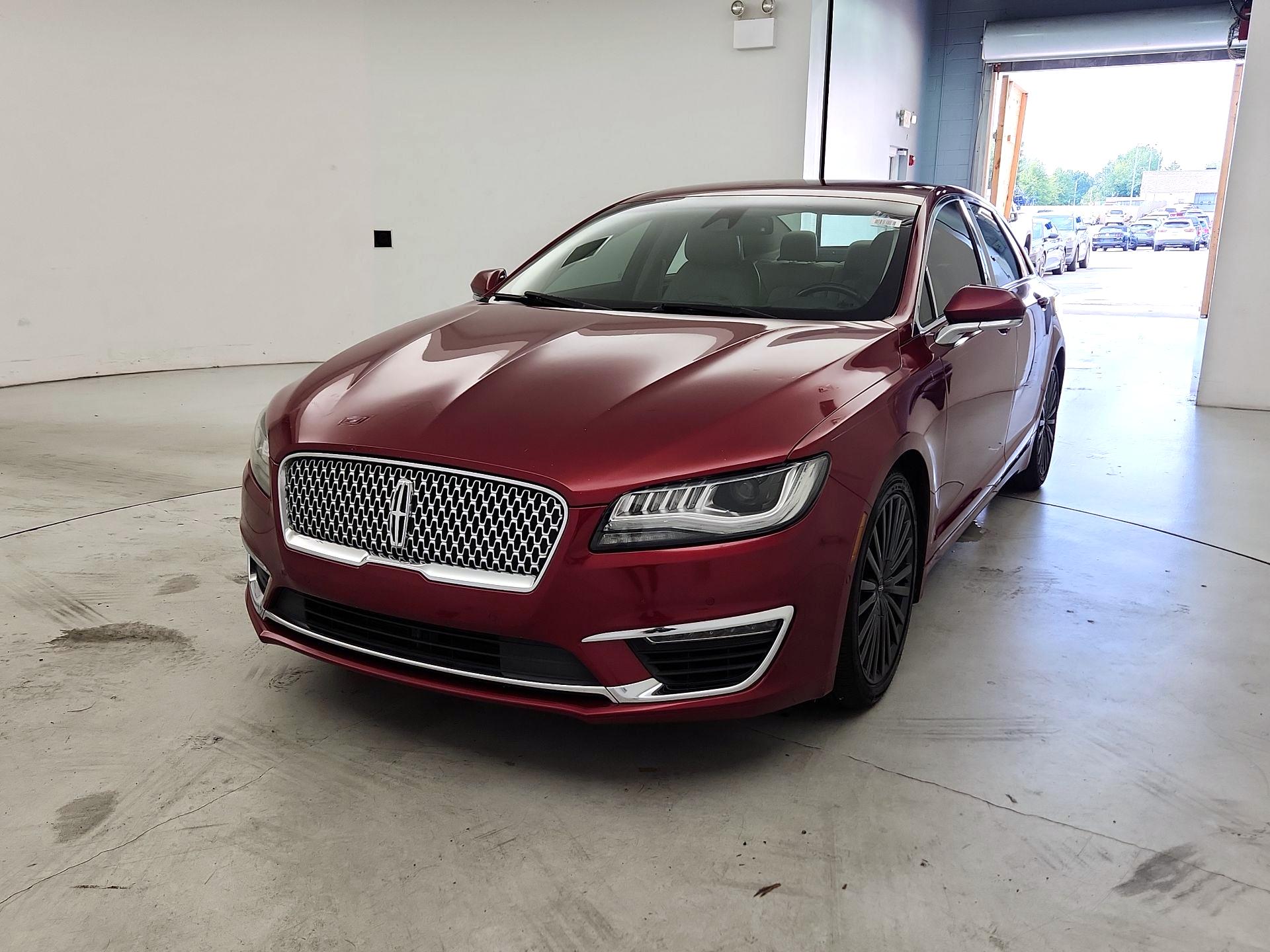 Thumbnail: 2017 Lincoln MKZ - 3